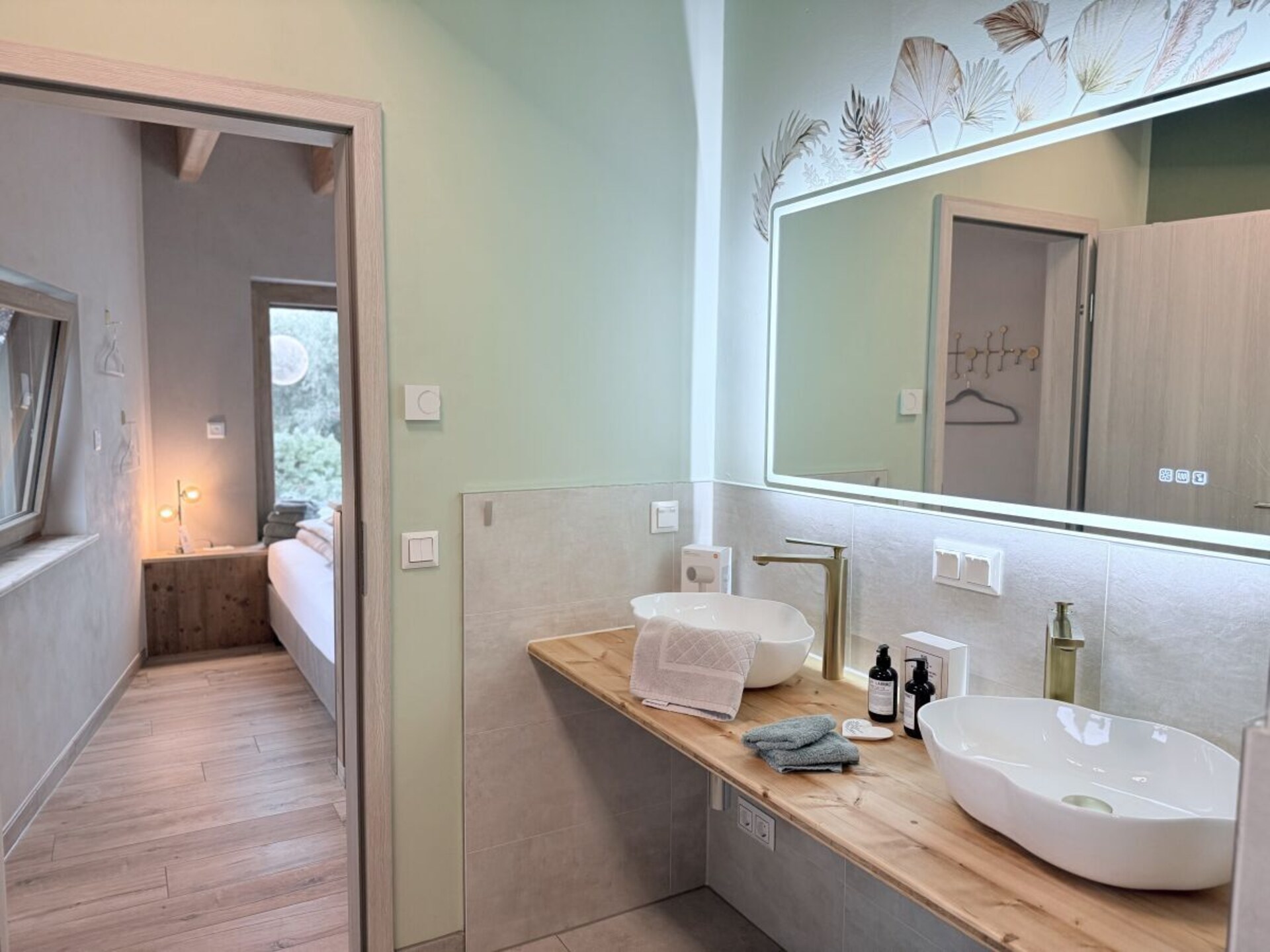 Deluxe Appartement Star Magic met panoramisch uitzicht op de natuurlijke vijver in Großpösna - foto 20
