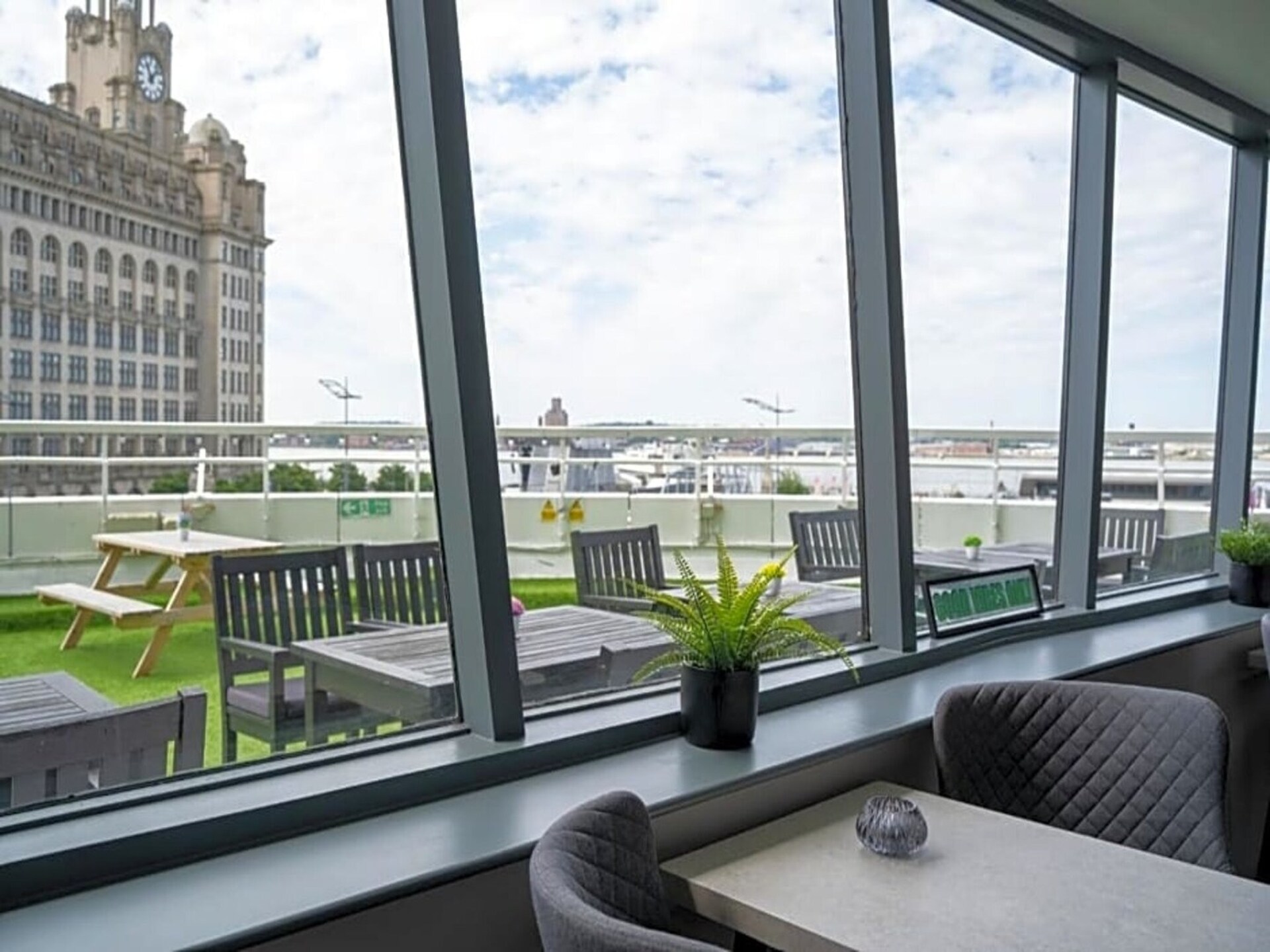 Knusse Classic Double Room met uitzicht op de Mersey in Liverpool - foto 7