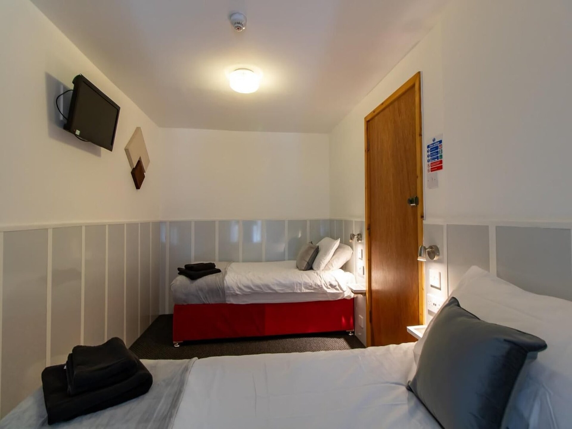 Compacte familiekamer voor 3, vlakbij centrum Newcastle - foto 8
