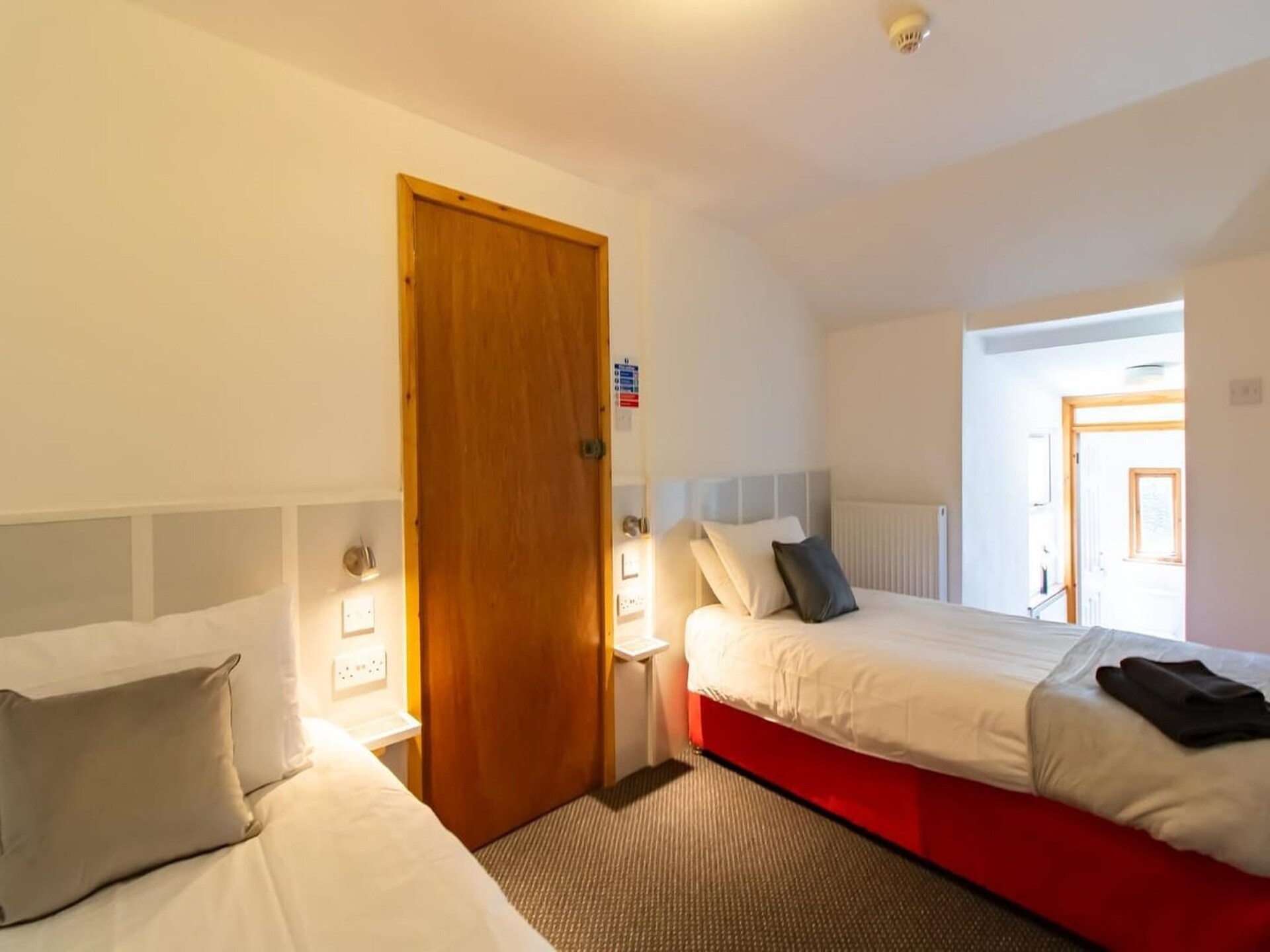 Compacte familiekamer voor 3, vlakbij centrum Newcastle - foto 9