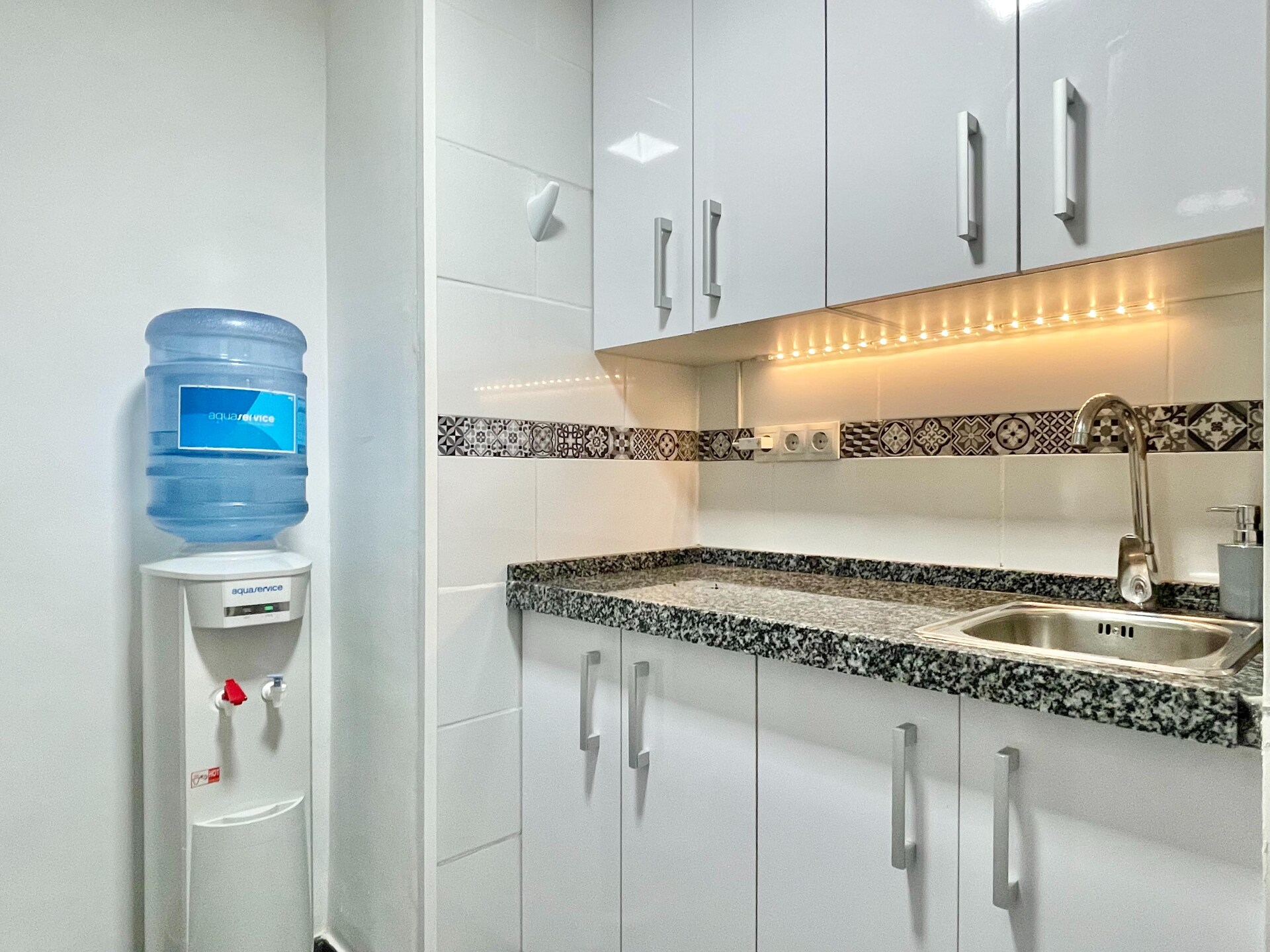 Op 600 m van het strand: sfeervol appartement in Torremolinos - foto 13