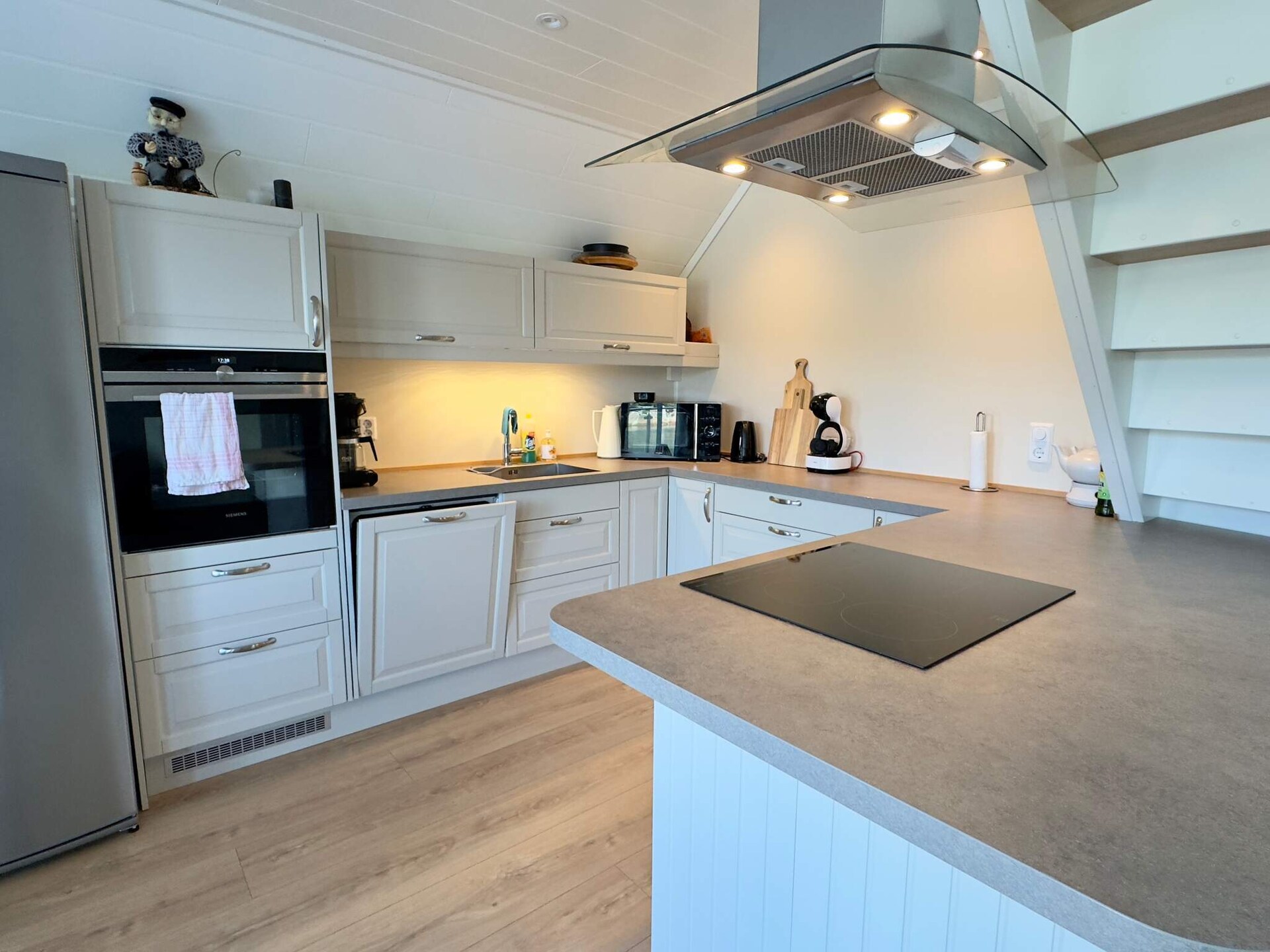 Luxe waterwoning in Urangsvåg – 5 slaapkamers & uitzicht op zee - foto 13