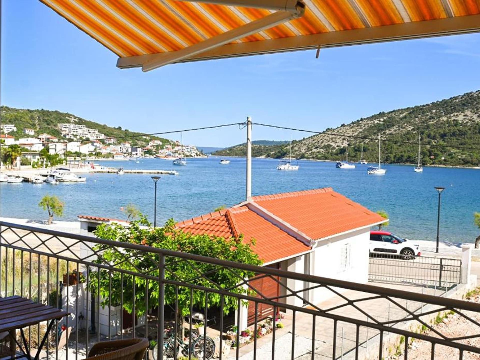 Ruim appartement in Vinisce direct aan het strand - foto 14