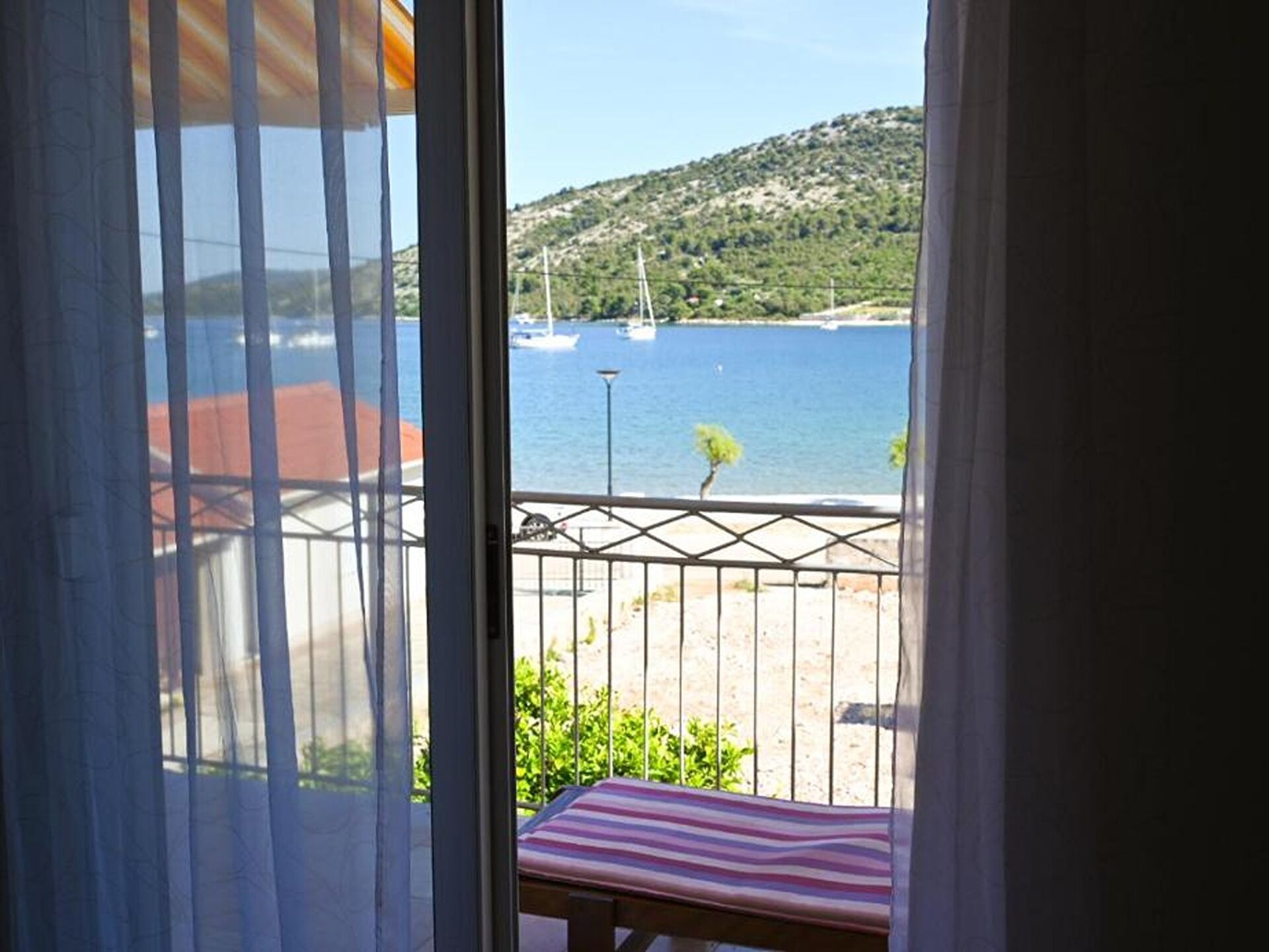 Ruim appartement in Vinisce direct aan het strand - foto 15
