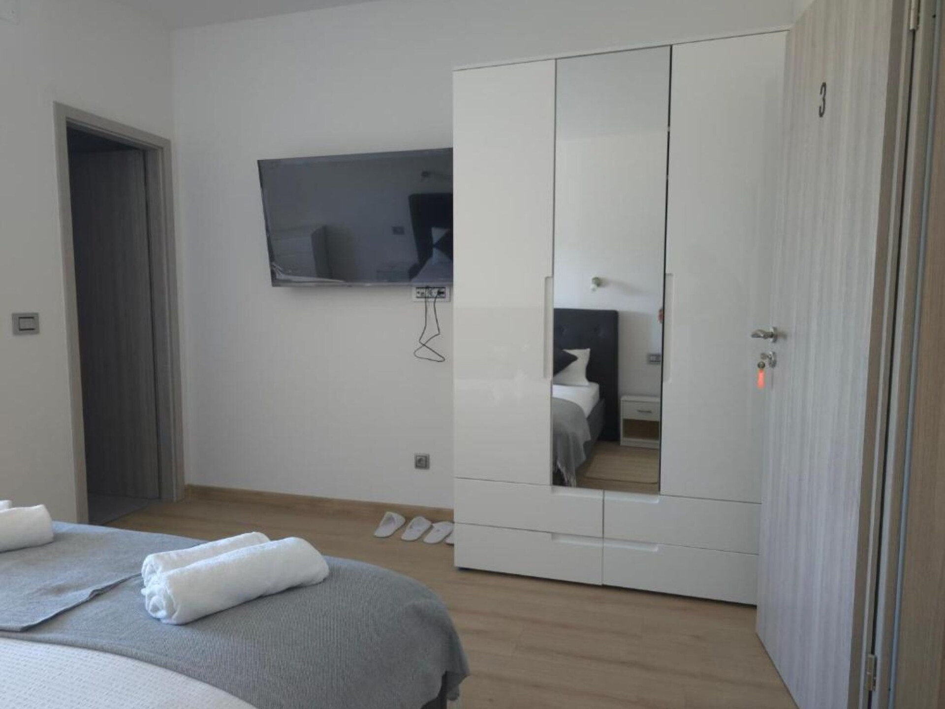 Historisch overnachten bij Knin: Double Room 3 met tuin & WiFi - foto 1