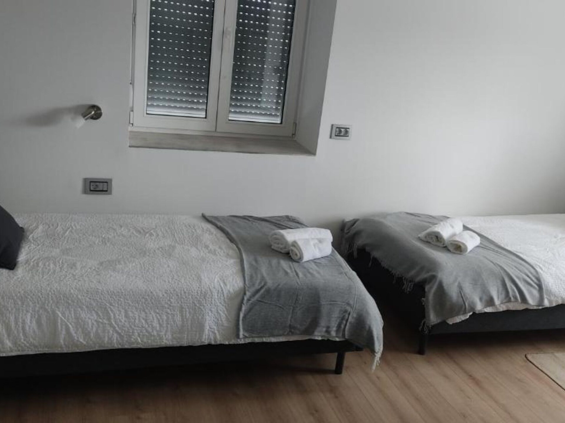 Twin Room 7 in Vrbnik-Knin: Historisch erfgoed en comfort voor twee - foto 9