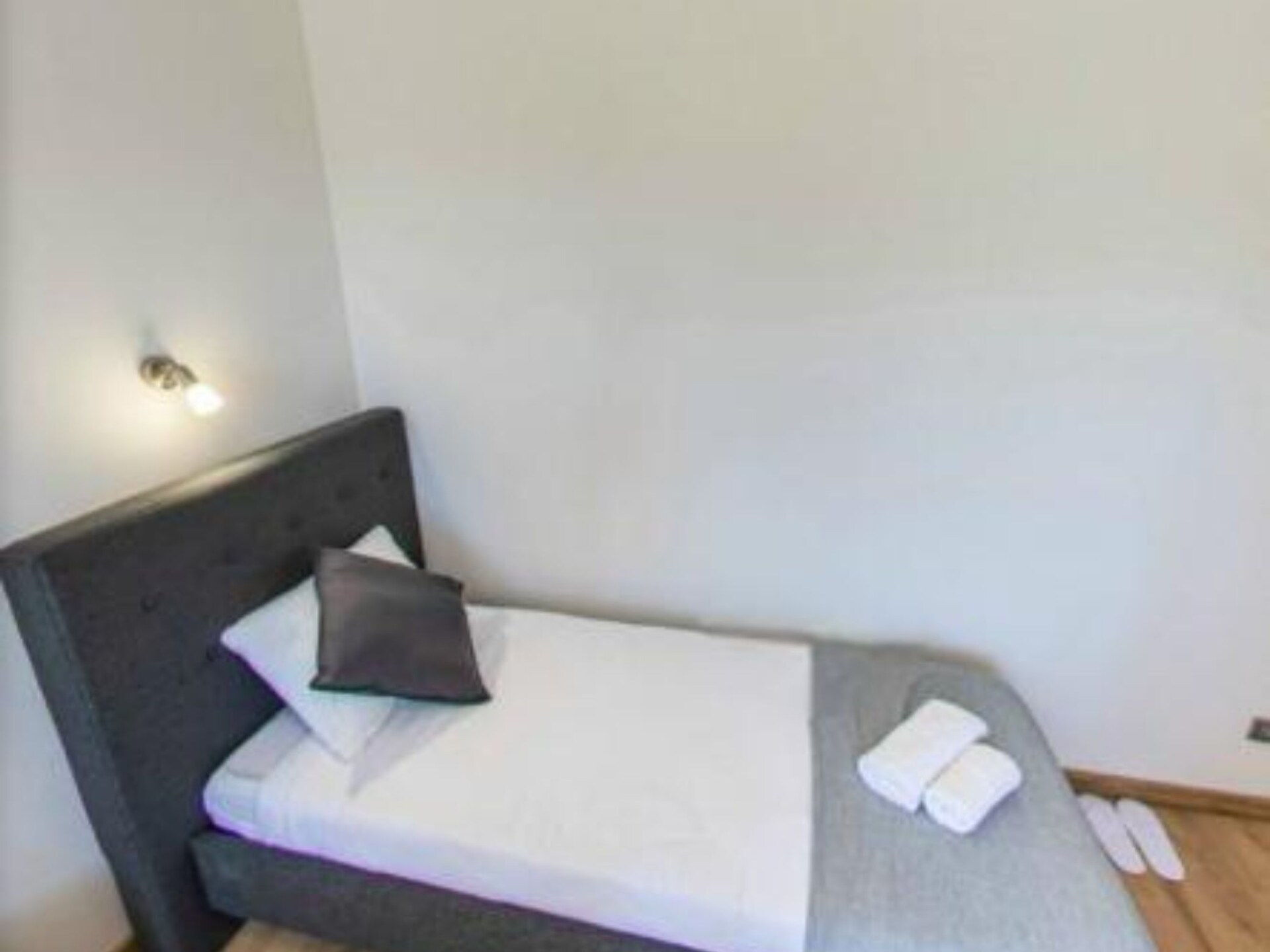 Twin Room 7 in Vrbnik-Knin: Historisch erfgoed en comfort voor twee - foto 14