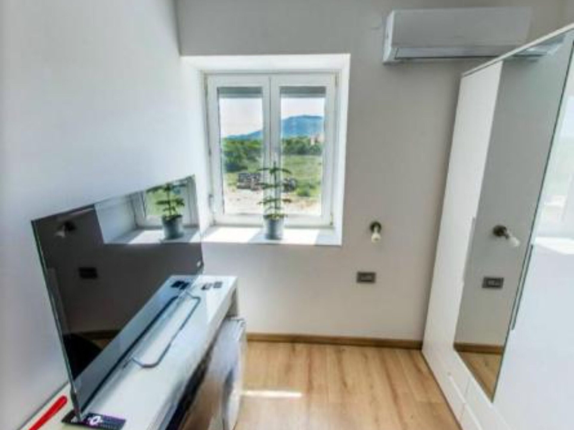Twin Room 7 in Vrbnik-Knin: Historisch erfgoed en comfort voor twee - foto 15
