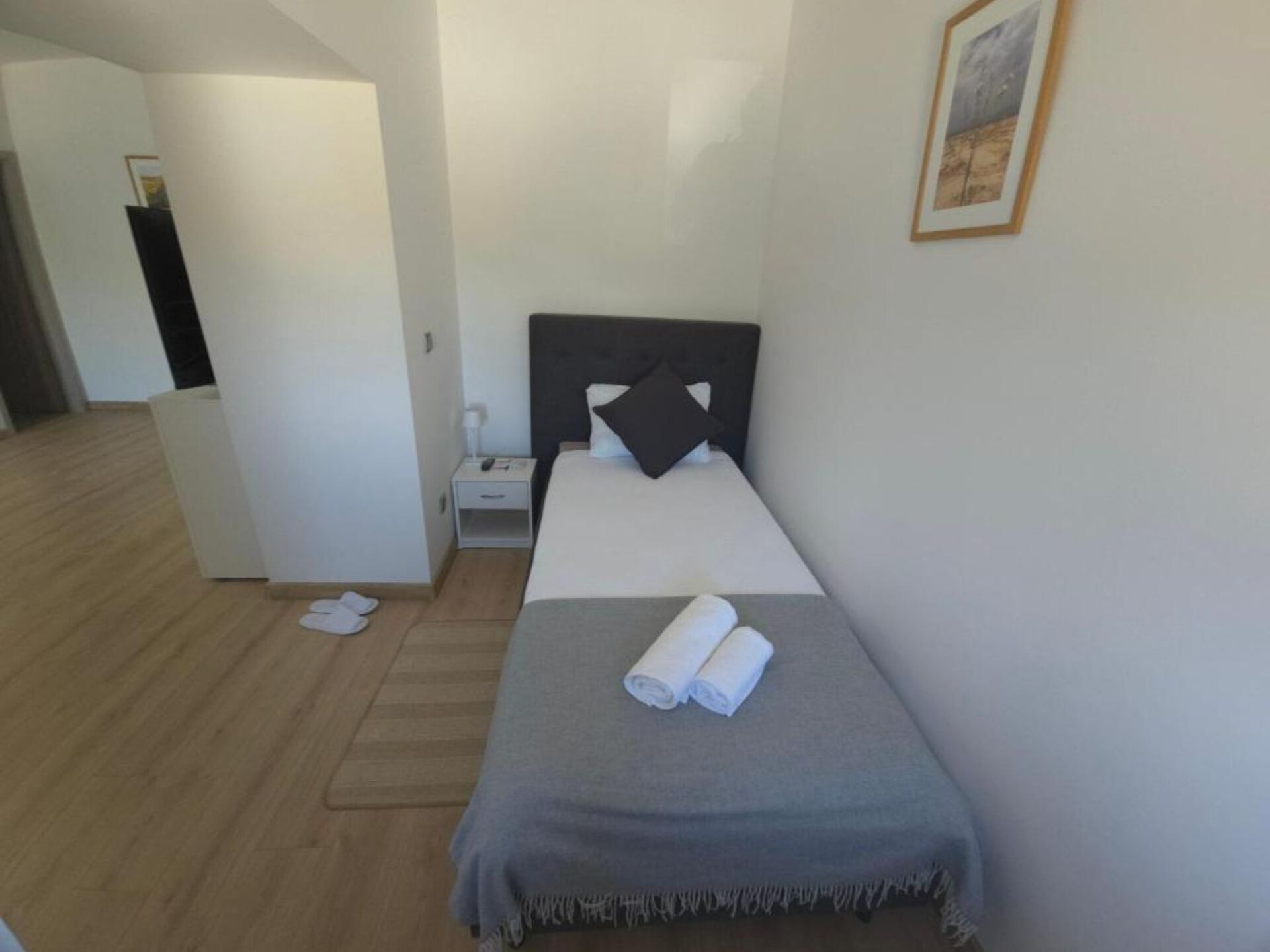 Twin Room 7 in Vrbnik-Knin: Historisch erfgoed en comfort voor twee - foto 4