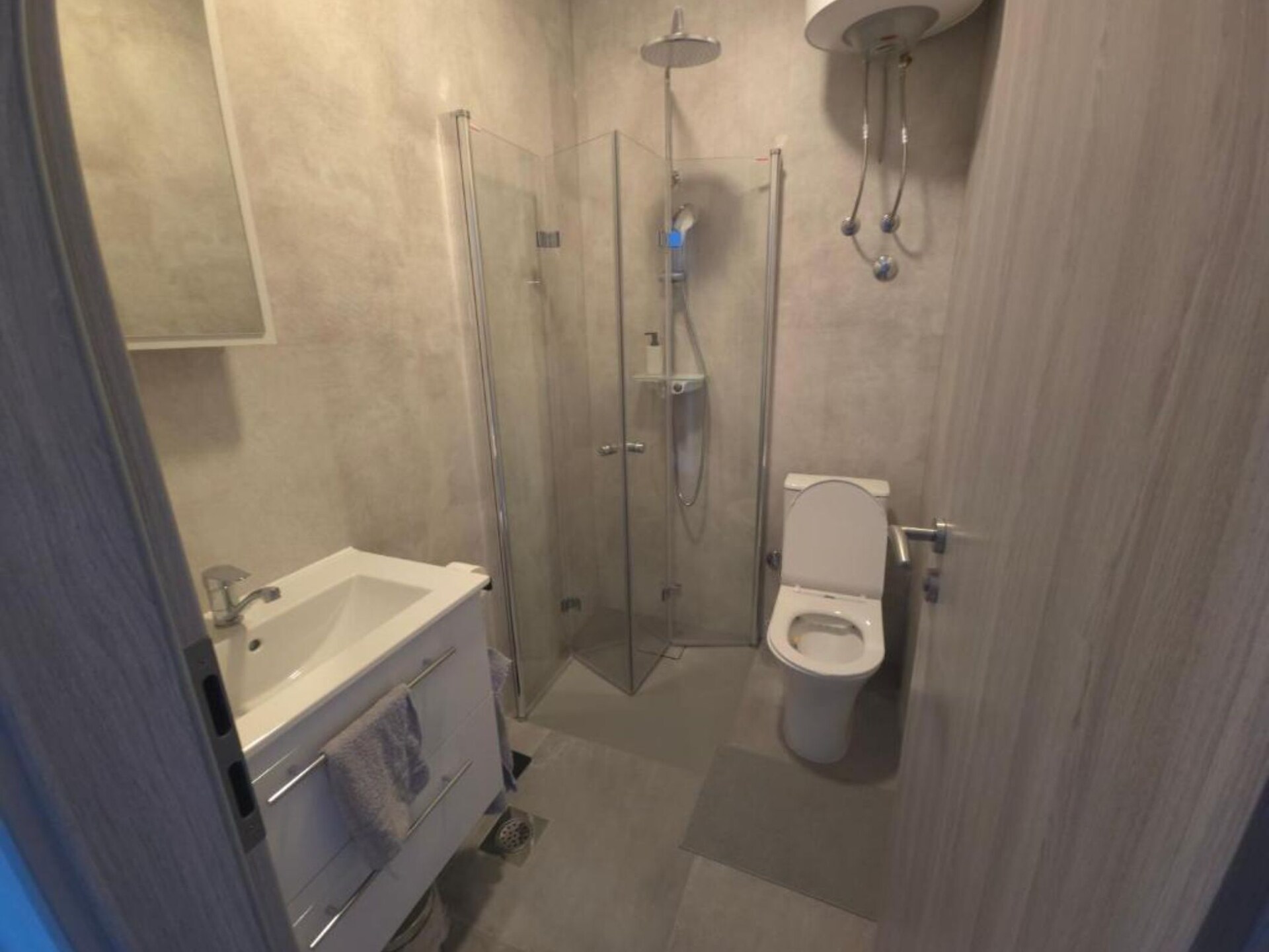 Twin Room 7 in Vrbnik-Knin: Historisch erfgoed en comfort voor twee - foto 16