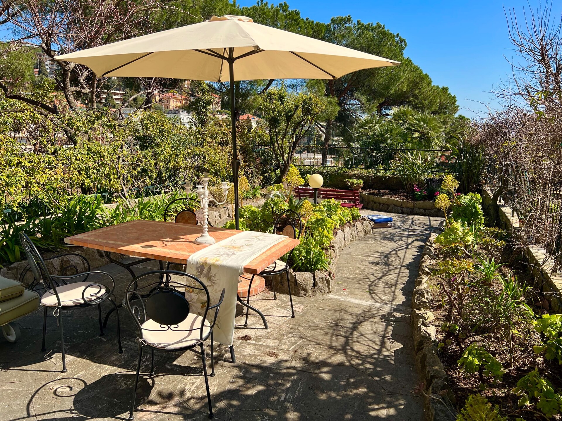 Licht appartement met veranda en zeezicht in Sanremo - foto 5