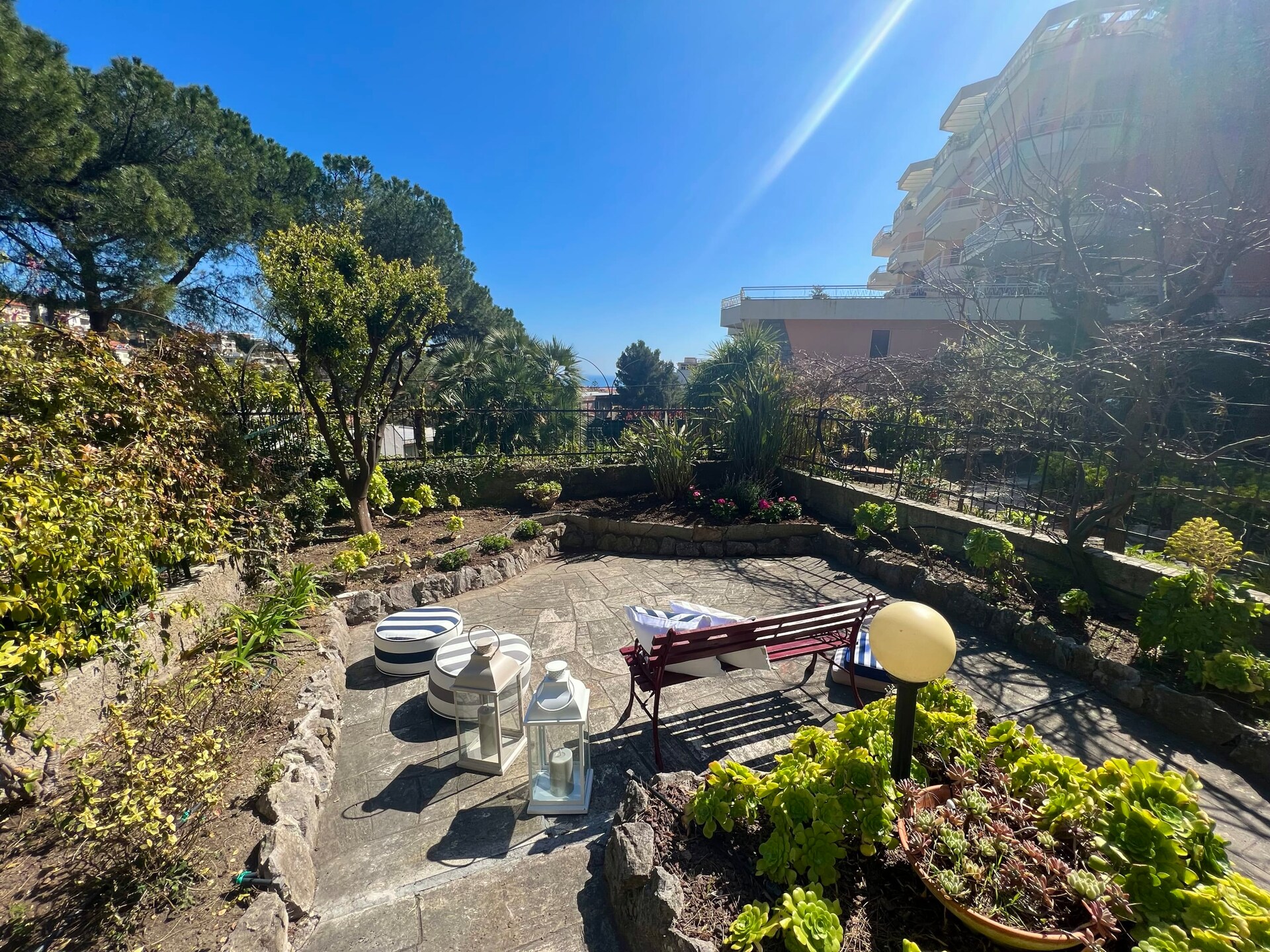 Licht appartement met veranda en zeezicht in Sanremo - foto 16