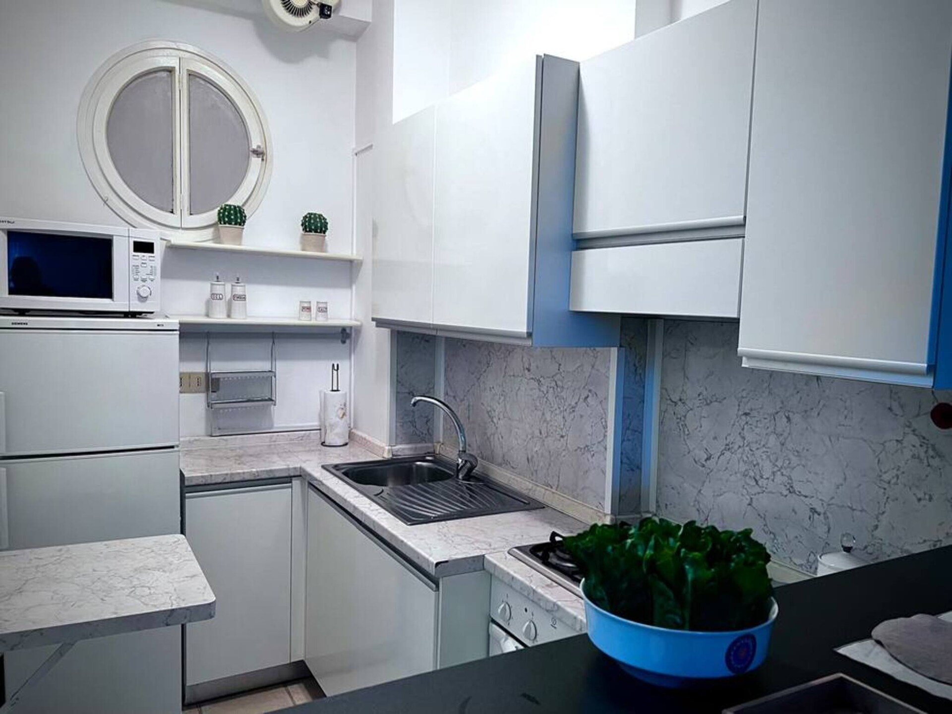 Licht appartement met veranda en zeezicht in Sanremo - foto 3
