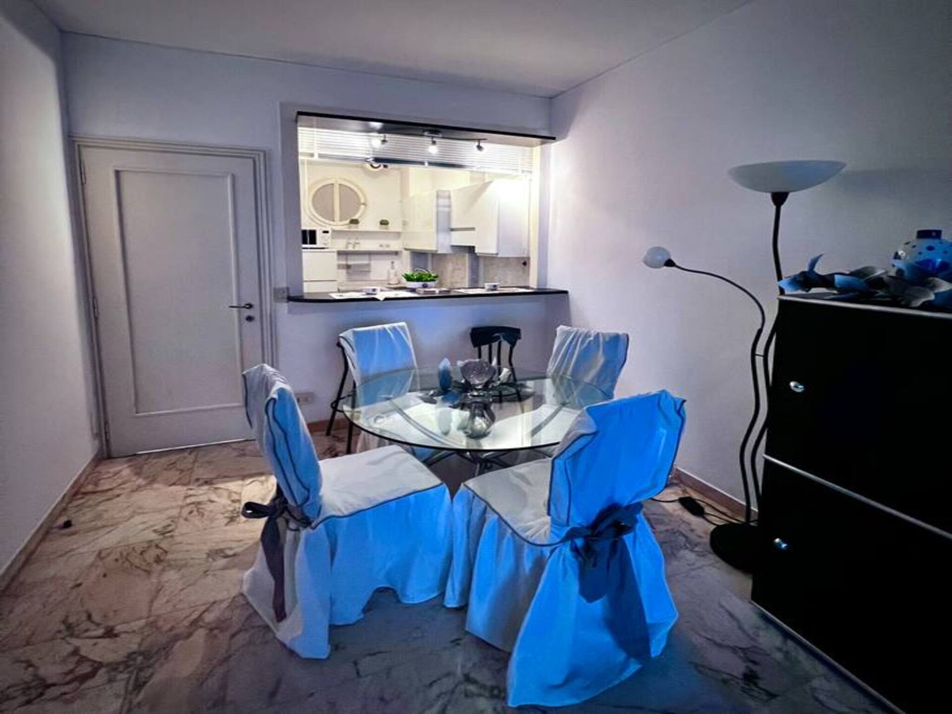 Licht appartement met veranda en zeezicht in Sanremo - foto 9