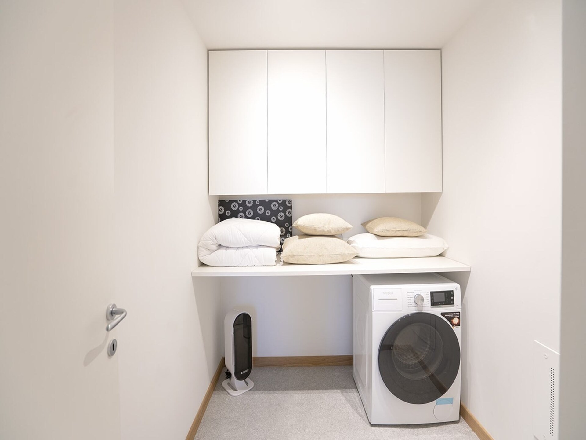 Modern appartement MI Cardano met skyline-uitzicht in Milaan - foto 36