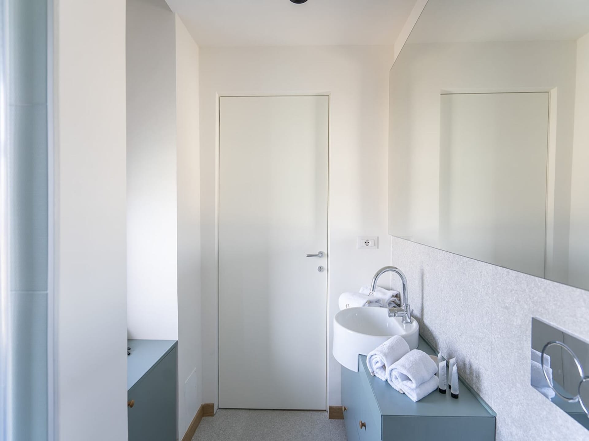 Modern appartement MI Cardano met skyline-uitzicht in Milaan - foto 29
