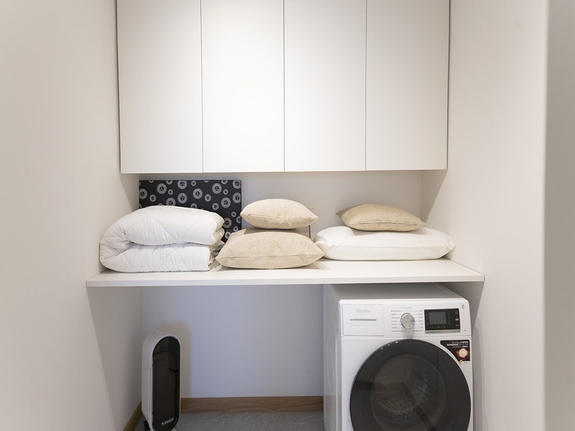 Modern appartement MI Cardano met skyline-uitzicht in Milaan - foto 37