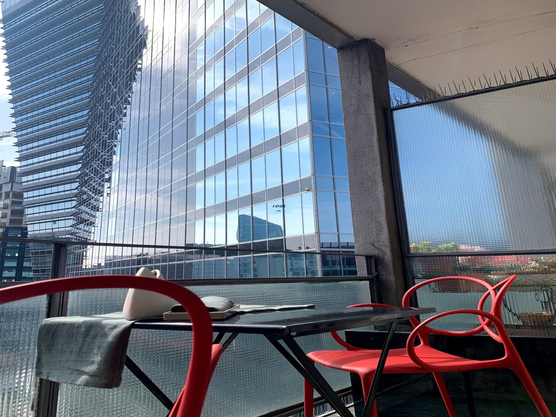 Modern appartement MI Cardano met skyline-uitzicht in Milaan - foto 34
