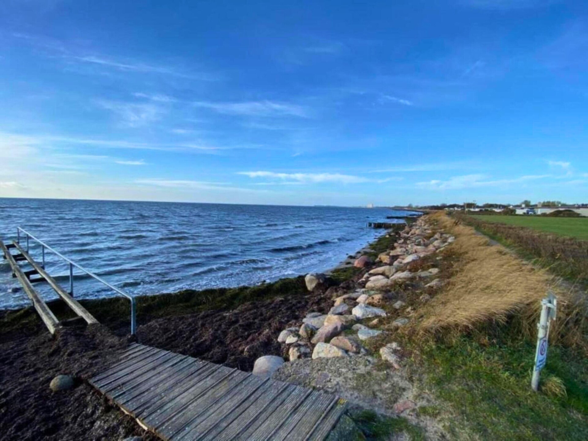 Vrijstaand vakantiehuis met omheinde tuin bij golfbaan en strand op 3 km - foto 30