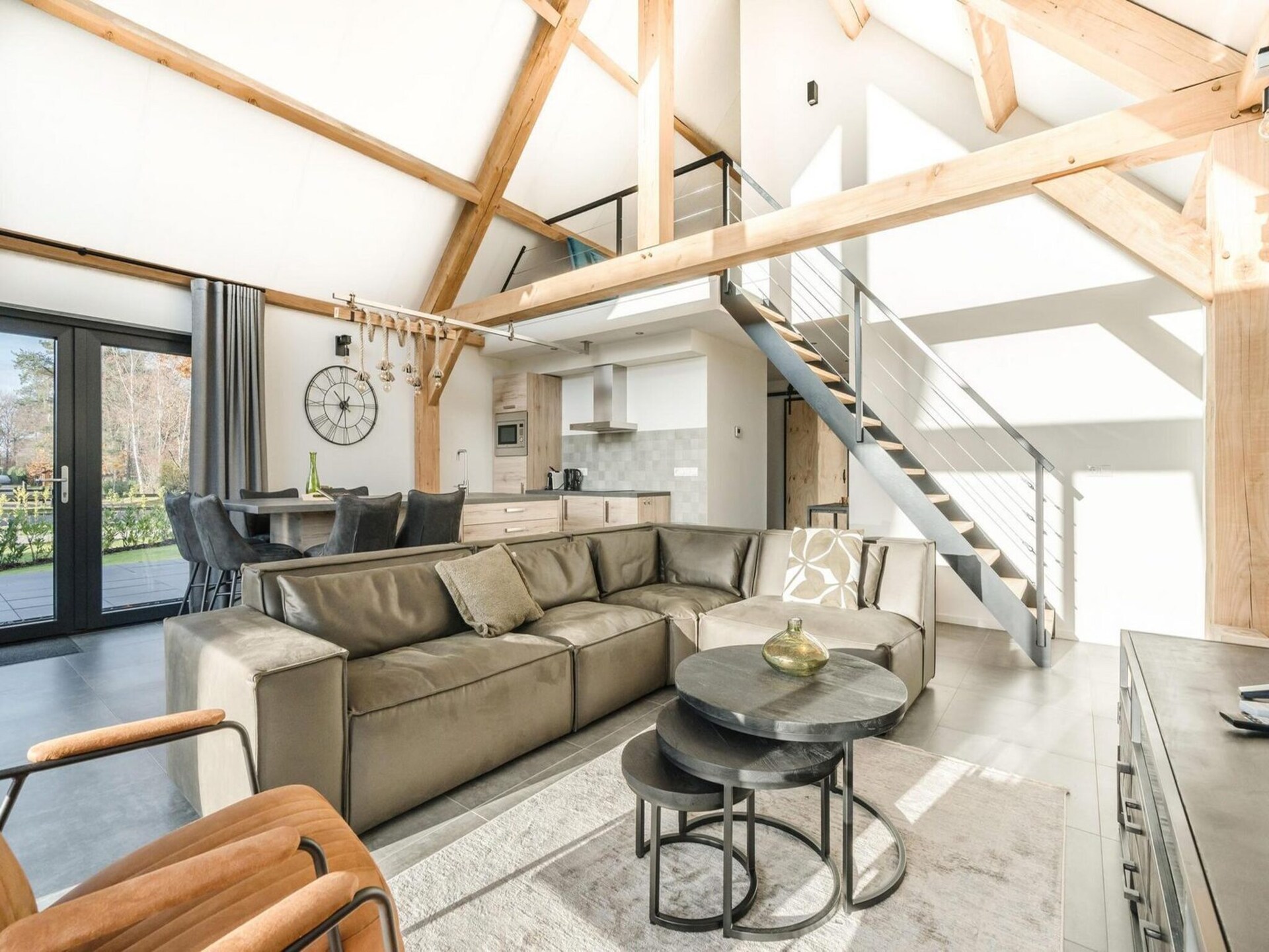 Luxe rietgedekte bungalow aan rustig vijver in Baarle-Nassau - foto 13