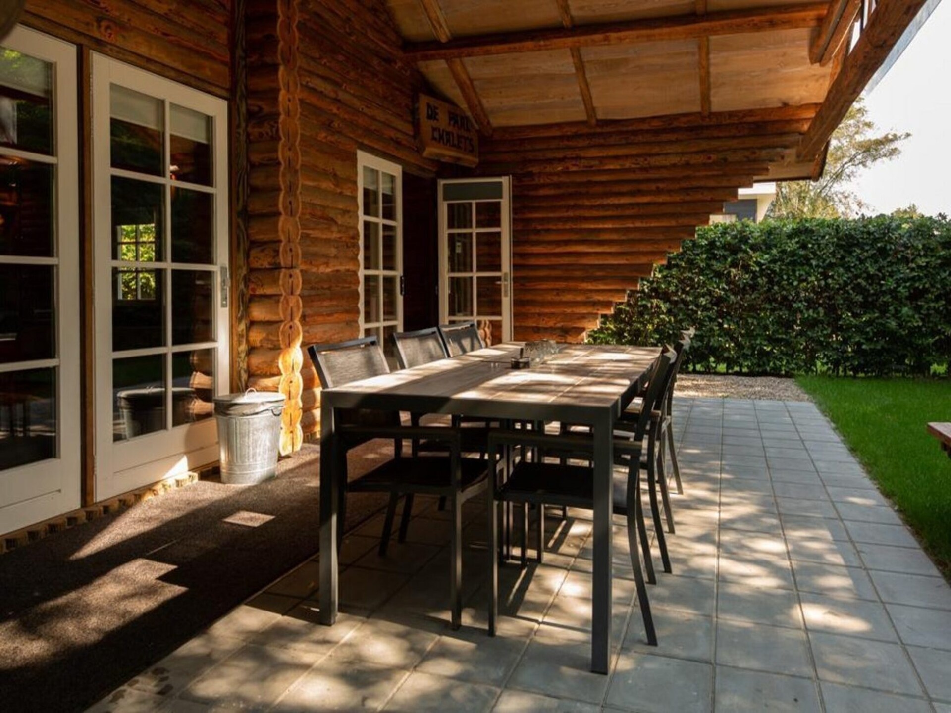 Larikshouten paalchalet met overdekt terras in Baarle-Nassau - foto 5