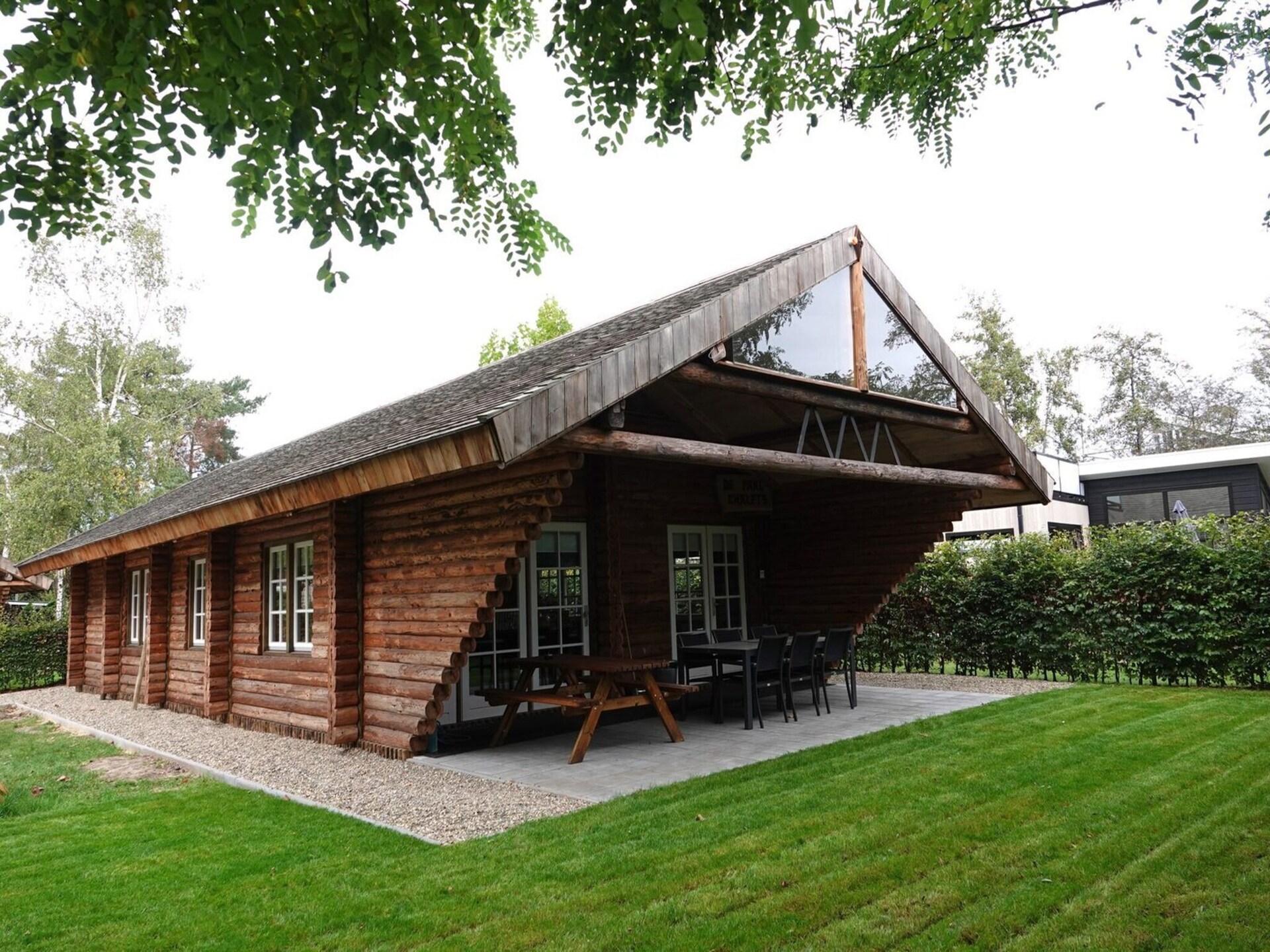 Larikshouten paalchalet met overdekt terras in Baarle-Nassau - foto 17
