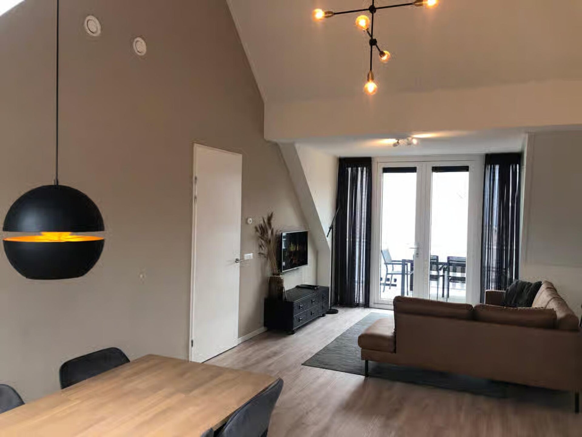 Luxe familielodge op de eerste verdieping in hartje Zoutelande, 150m van strand - foto 12