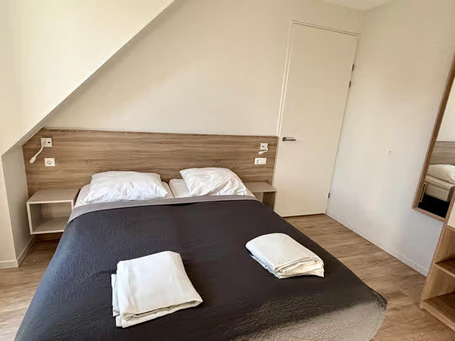 Luxe familielodge op de eerste verdieping in hartje Zoutelande, 150m van strand - foto 4