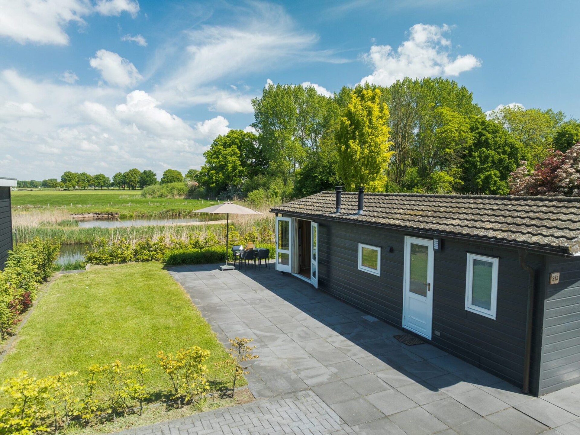 Vrijstaande bungalow aan de Regge in Zuna voor 4 personen - foto 1