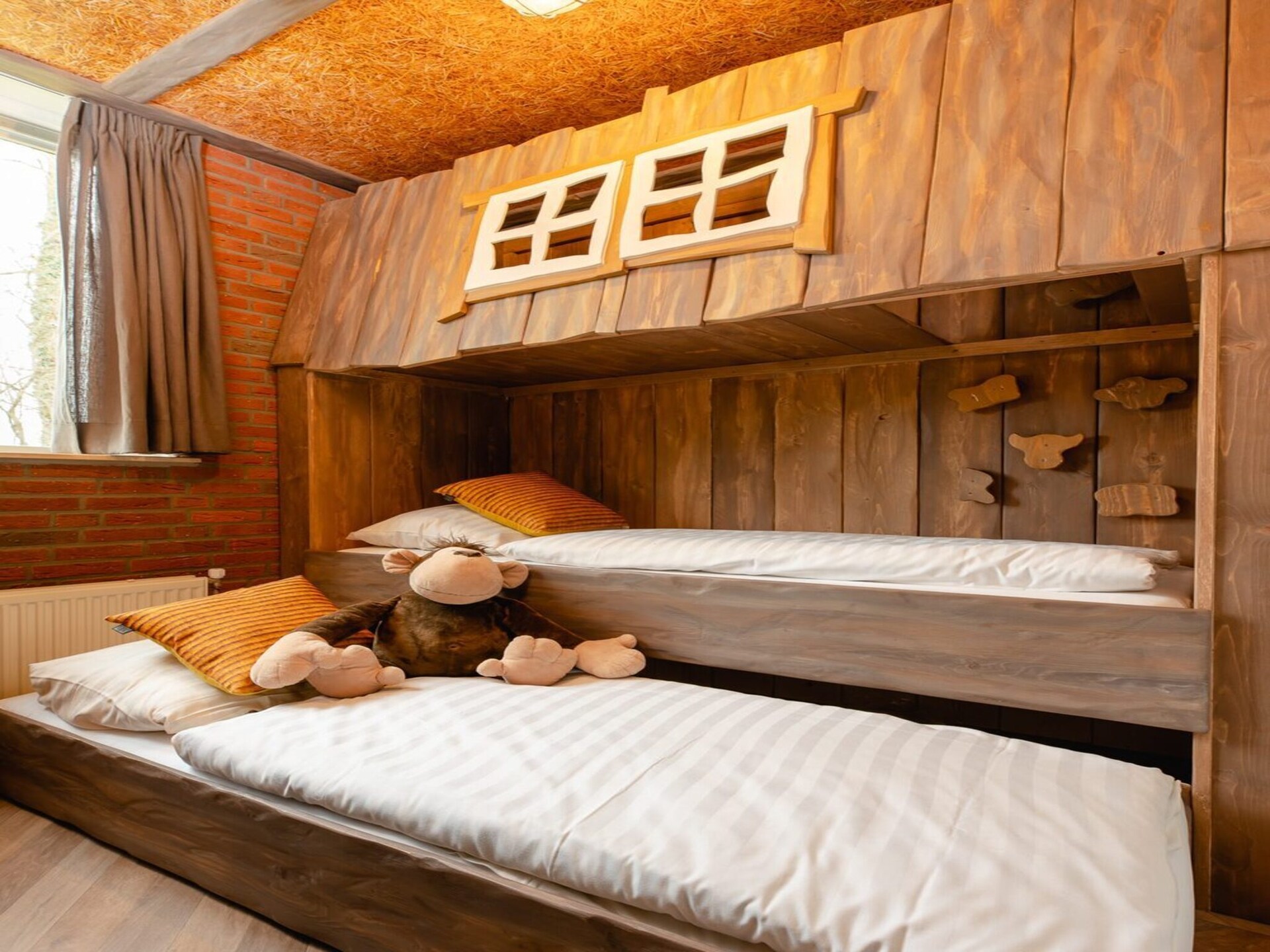 Speelse kinderbungalow met bubbelbad en boerderijdieren in Zuna - foto 9