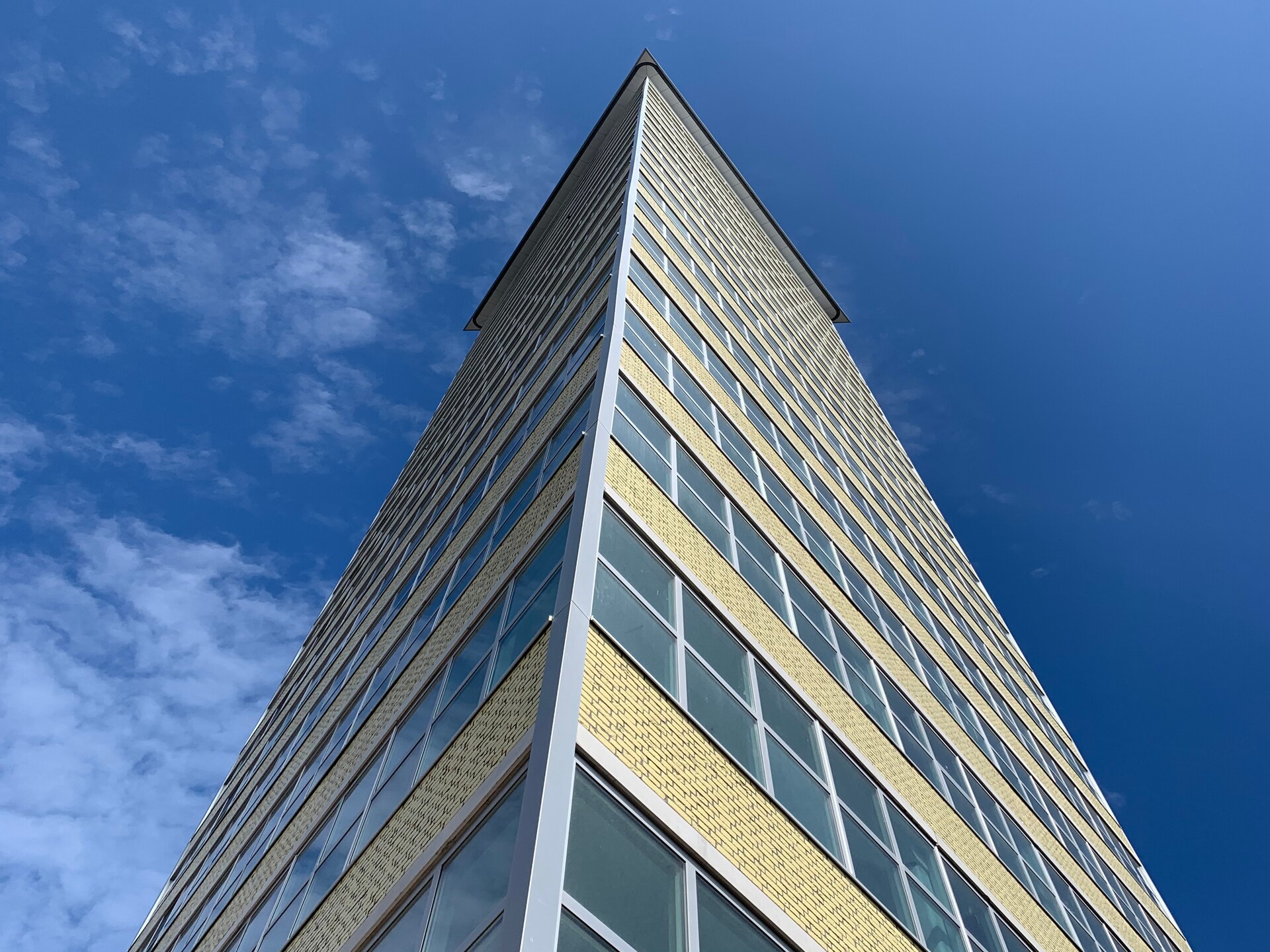 Licht penthouse met panoramisch uitzicht in historische toren, Den Haag - foto 2