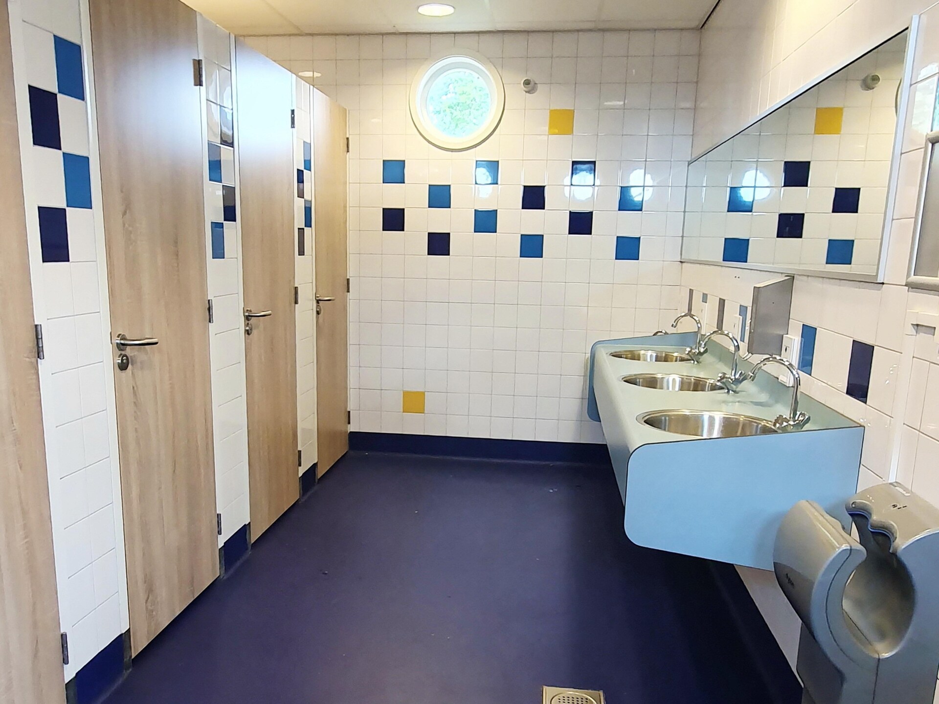 Unieke Tiny Wagon aan het water in Almere - foto 13