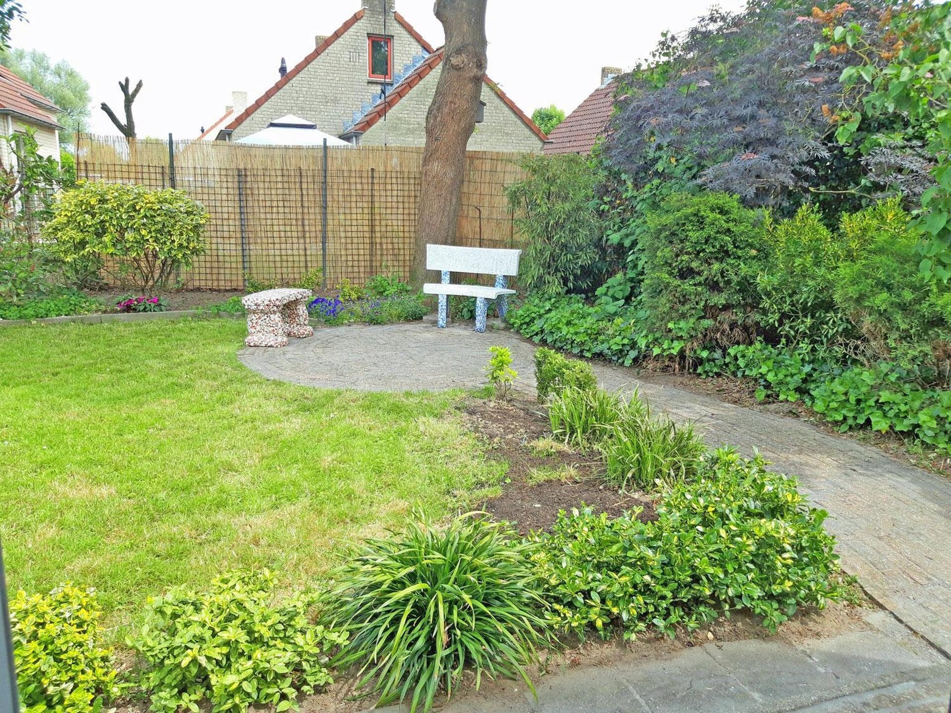 Gereno­veerde vrij­staande bungalow in rustig park bij Ewijk - foto 5
