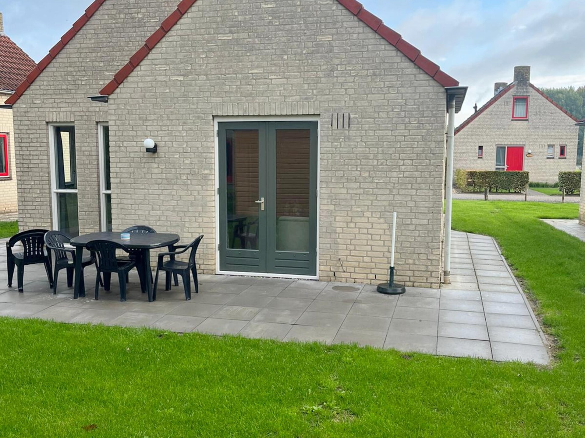 Luxe vrijstaande bosbungalow voor 6 personen aan golfbaan in Ewijk - foto 6
