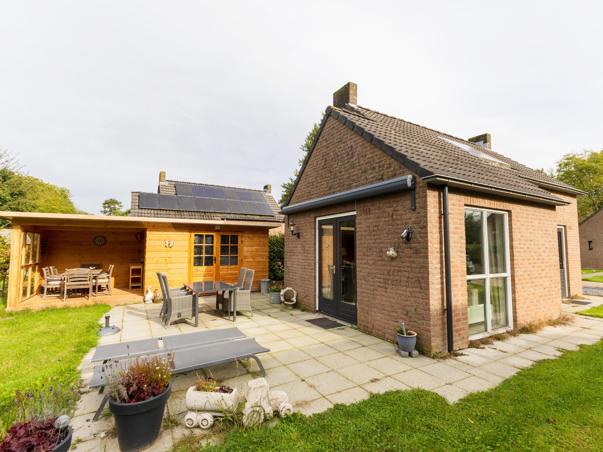 Vrijstaande 6-persoons bosbungalow met omheinde tuin in Ewijk - foto 6