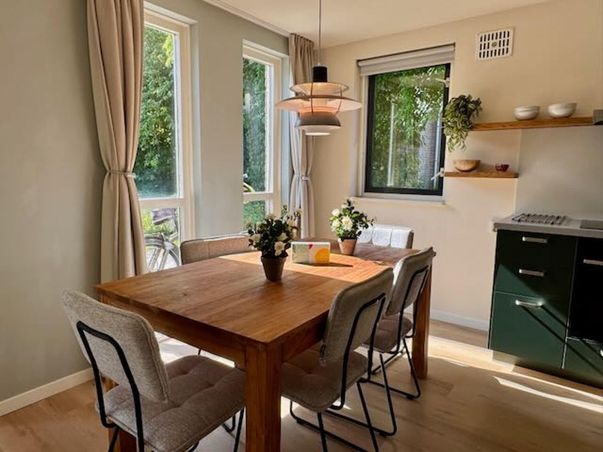 Luxe vrijstaande villa met zonnepanelen en omheinde tuin in Ewijk - foto 3