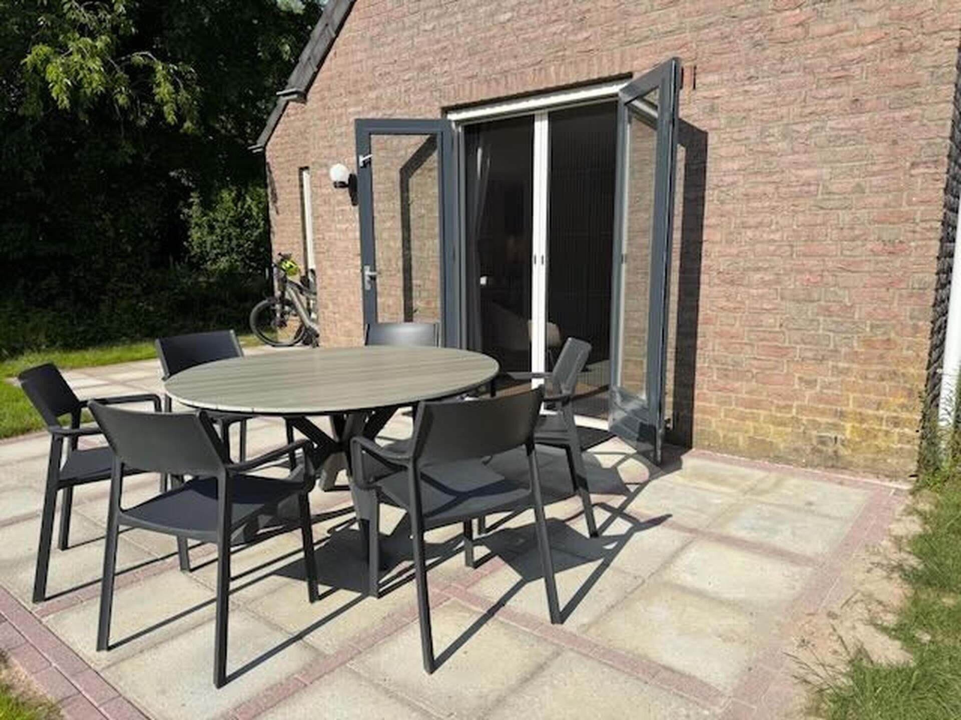 Luxe vrijstaande villa met zonnepanelen en omheinde tuin in Ewijk - foto 6