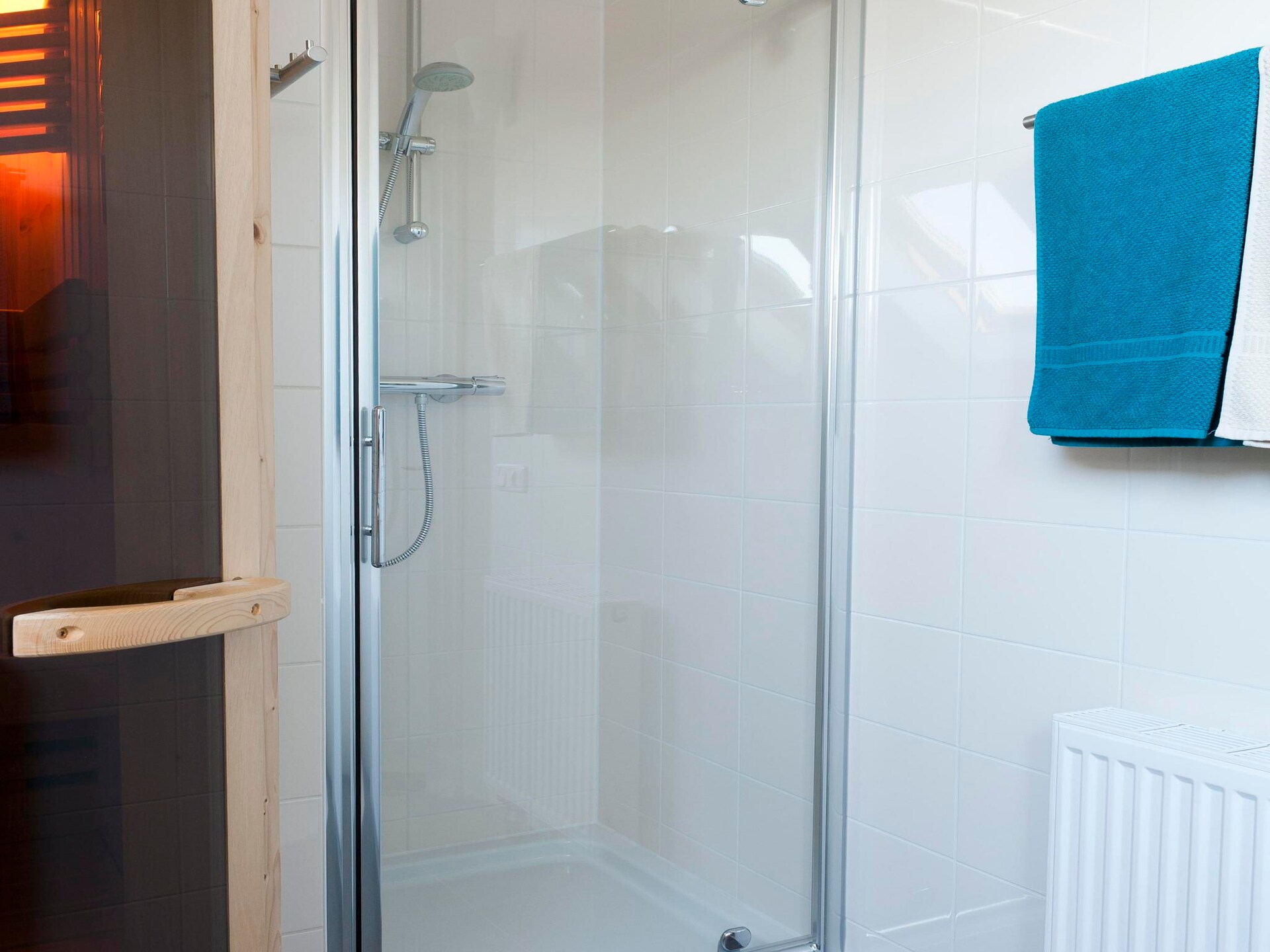 Heerd Wellness de Luxe: Vrijstaande boerderij-villa aan het water in Groningen - foto 13