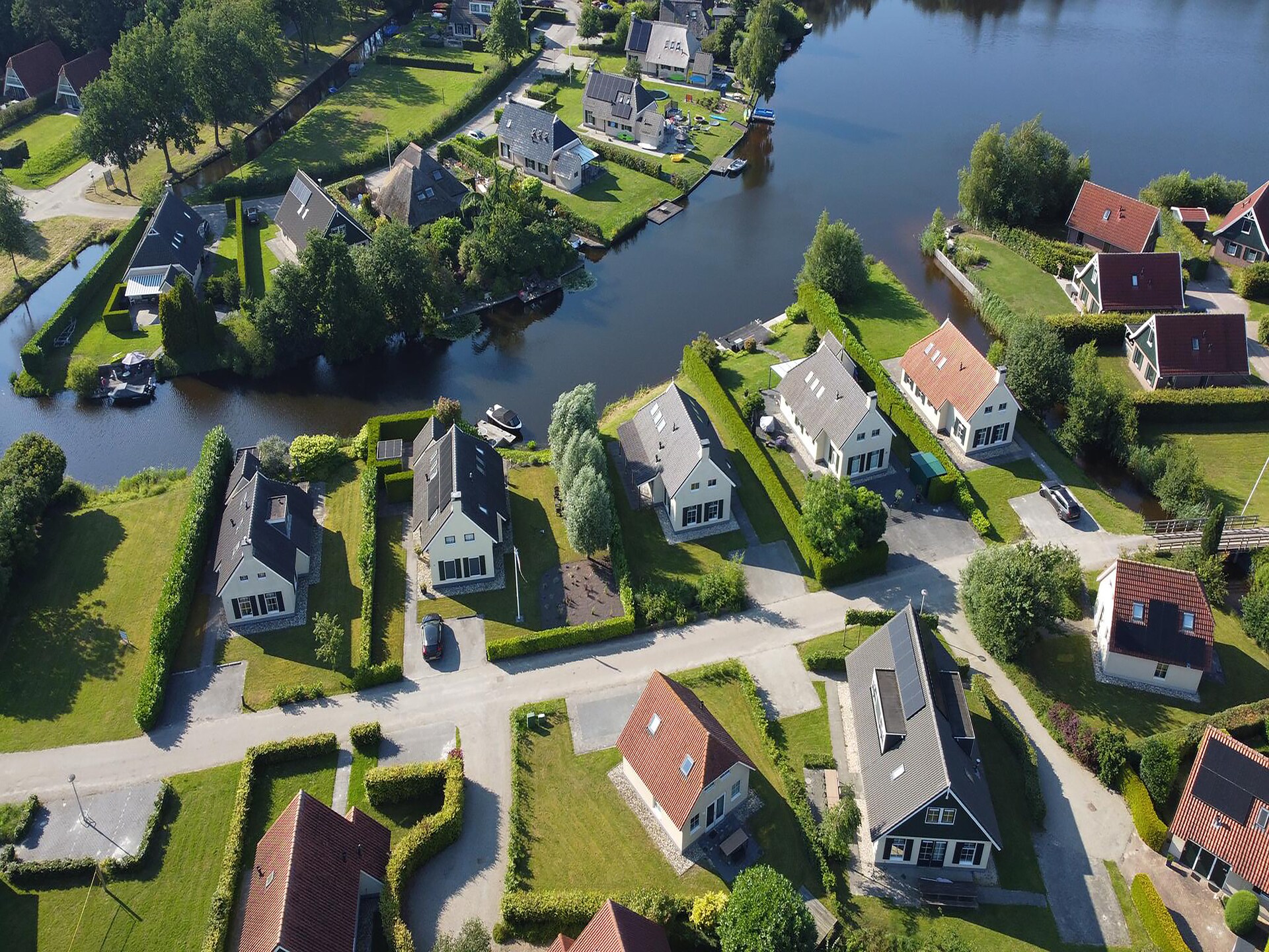 Heerd Wellness de Luxe: Vrijstaande boerderij-villa aan het water in Groningen - foto 26