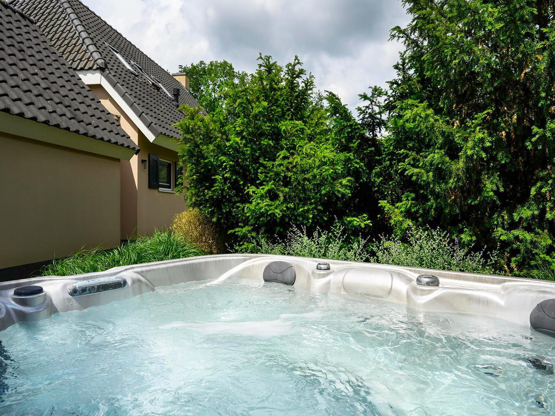 Vosseberghuis Prestige: Luxe vakantievilla met buitenspa aan het water - foto 8