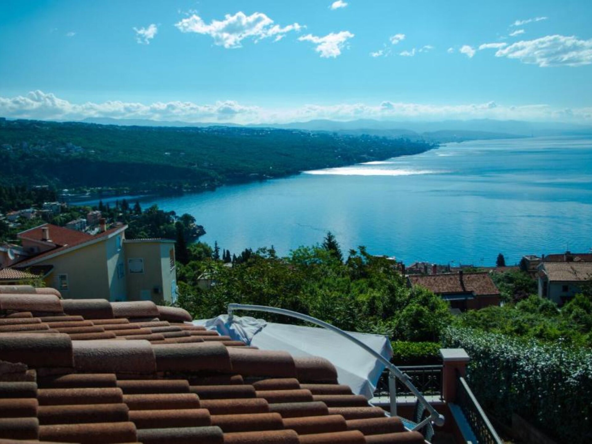 Ruim appartement aan zee in Opatija met 3 slaapkamers - foto 24