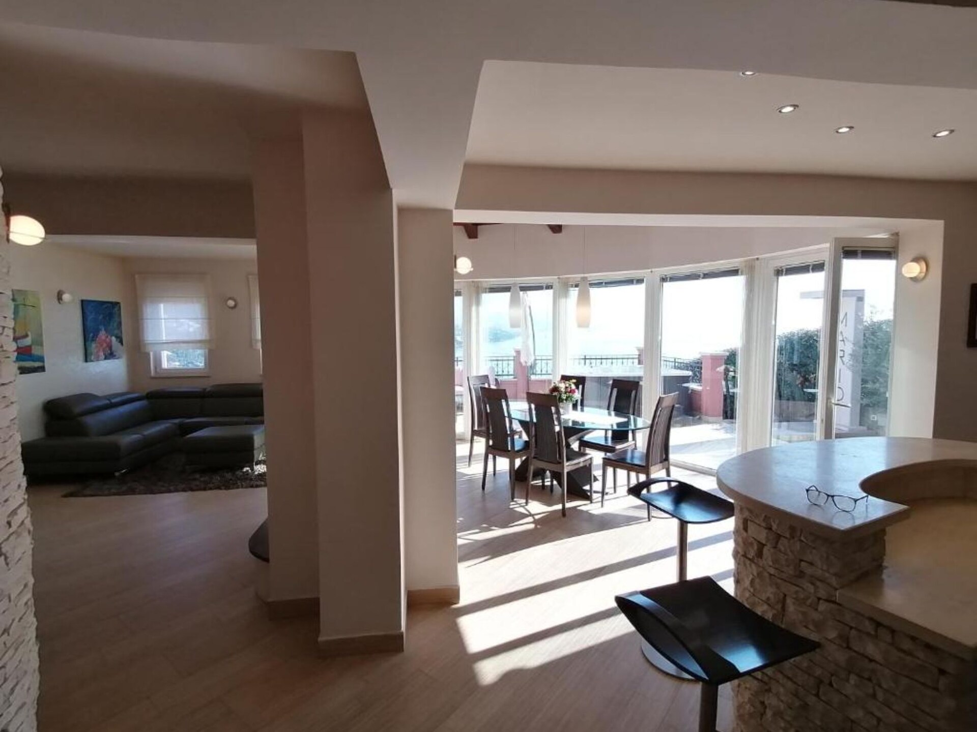 Ruim appartement aan zee in Opatija met 3 slaapkamers - foto 3
