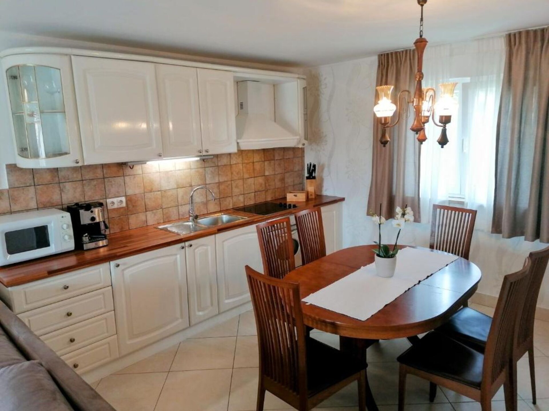 Ruim appartement aan zee in Opatija met 3 slaapkamers - foto 7
