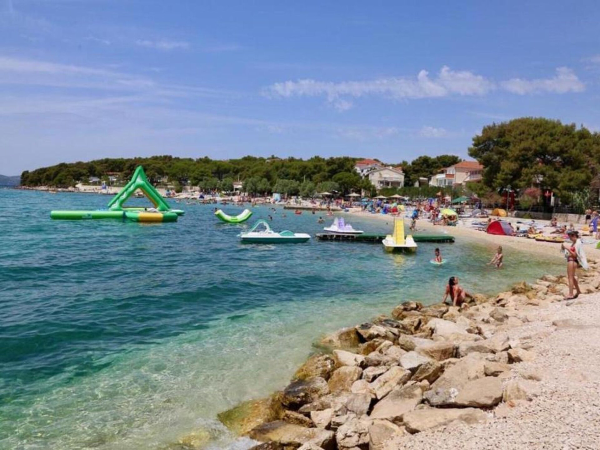 Knusse stacaravan met hot tub op 200 meter van het strand in Pakoštane - foto 12