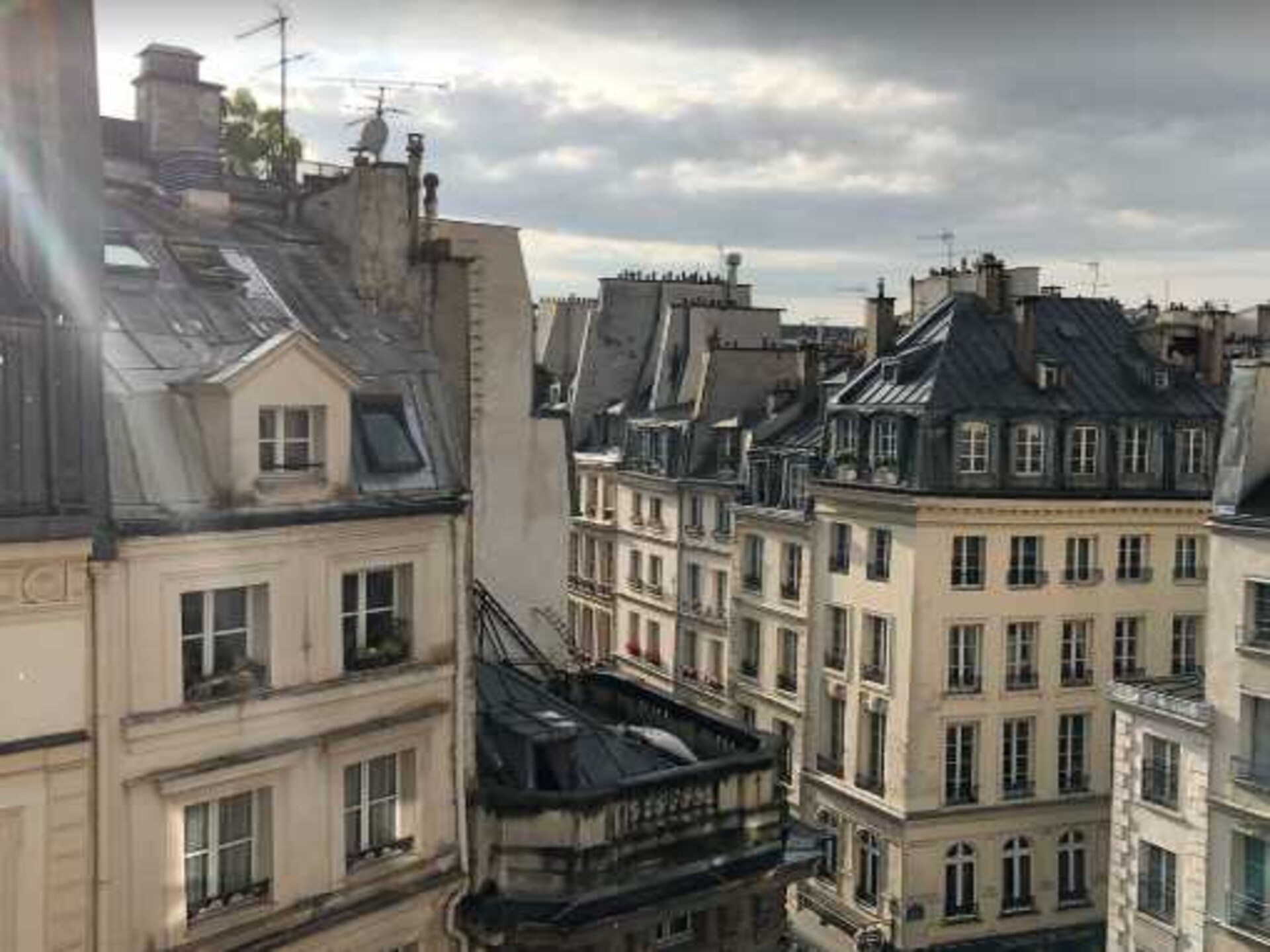 Intieme luxe kamer aan de Seine, op 3 minuten van het Louvre - foto 8