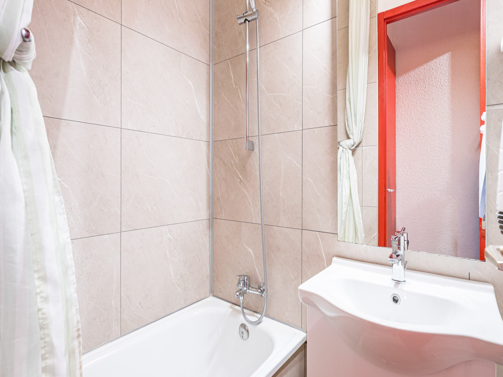 Knus appartement op 90m van de skilift in Morillon - foto 11