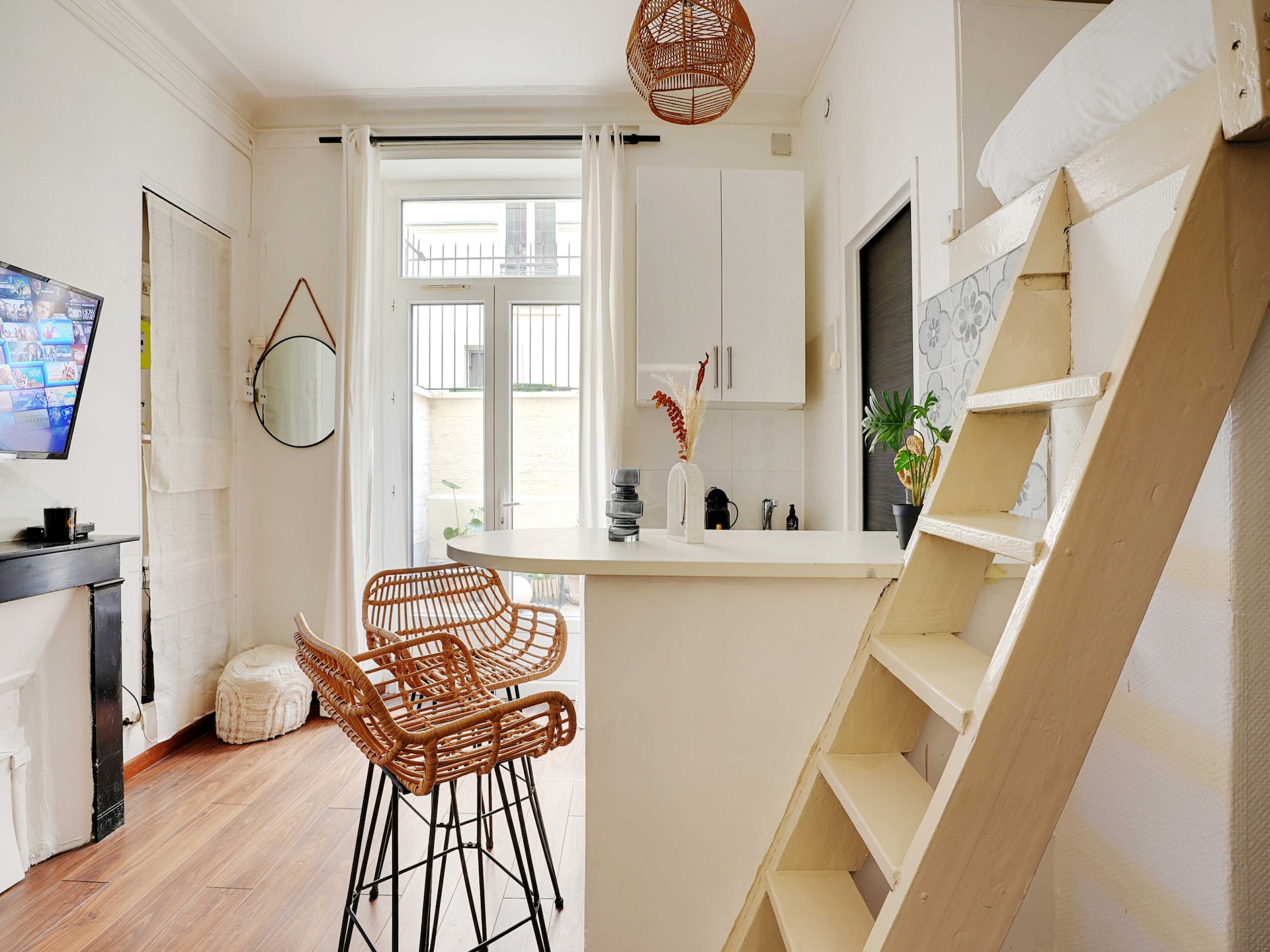 Lichte studio met terras in het 17e arrondissement van Parijs - foto 32