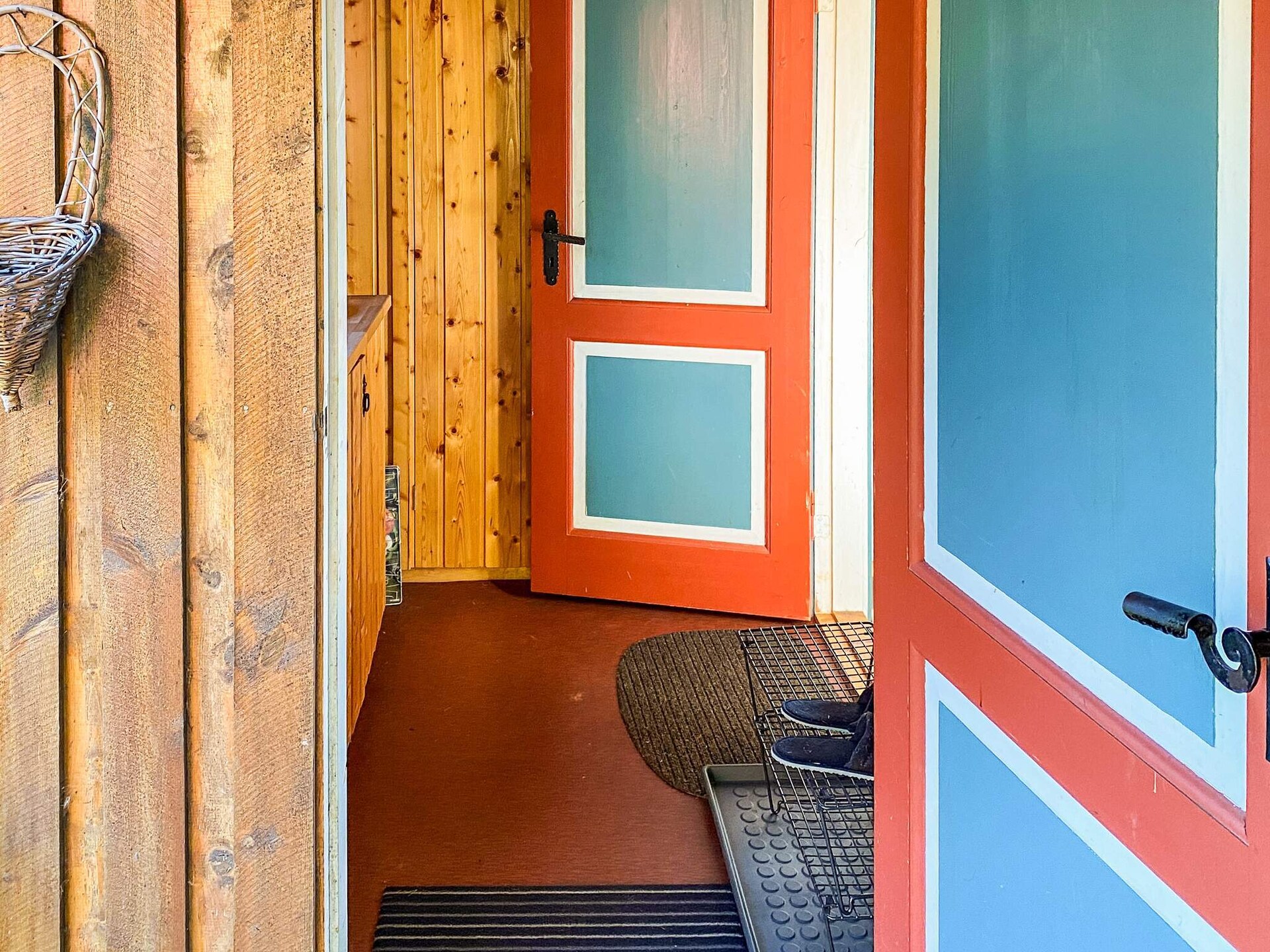 Authentiek vakantiehuis met fjordzicht en houtkachel bij Leksvik - foto 28