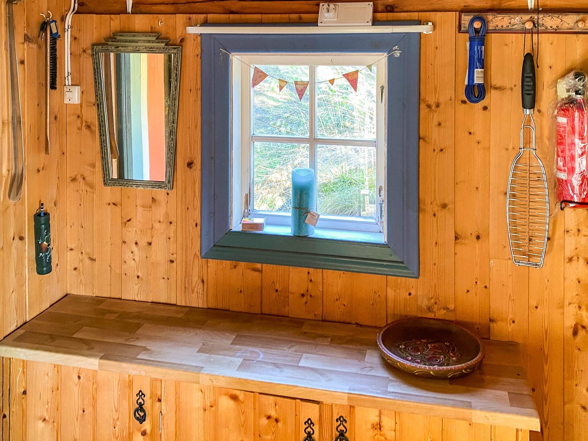 Authentiek vakantiehuis met fjordzicht en houtkachel bij Leksvik - foto 32