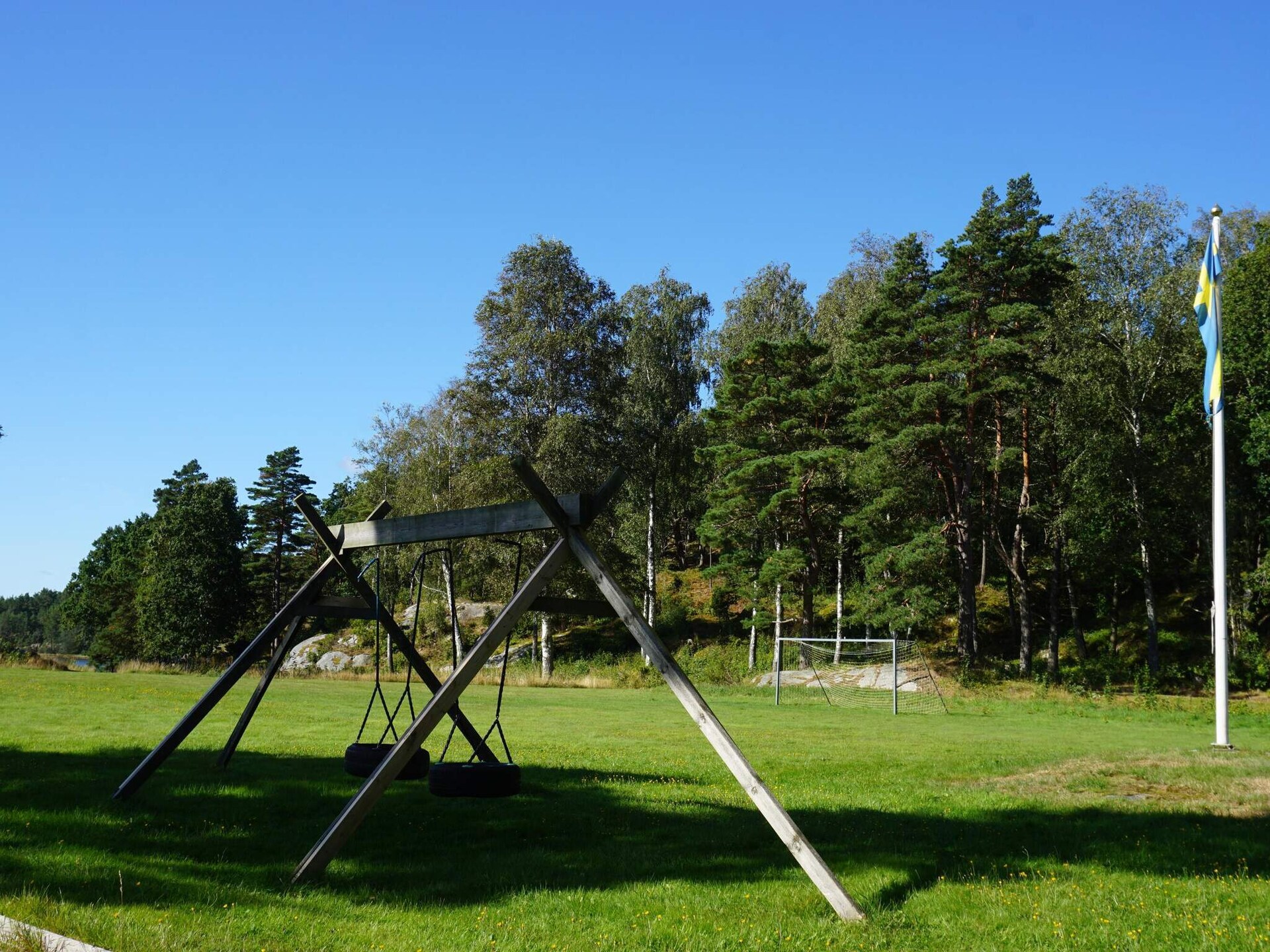 Zonnig vakantiehuis aan de golfbaan op 250m van zee in Strömstad - foto 6